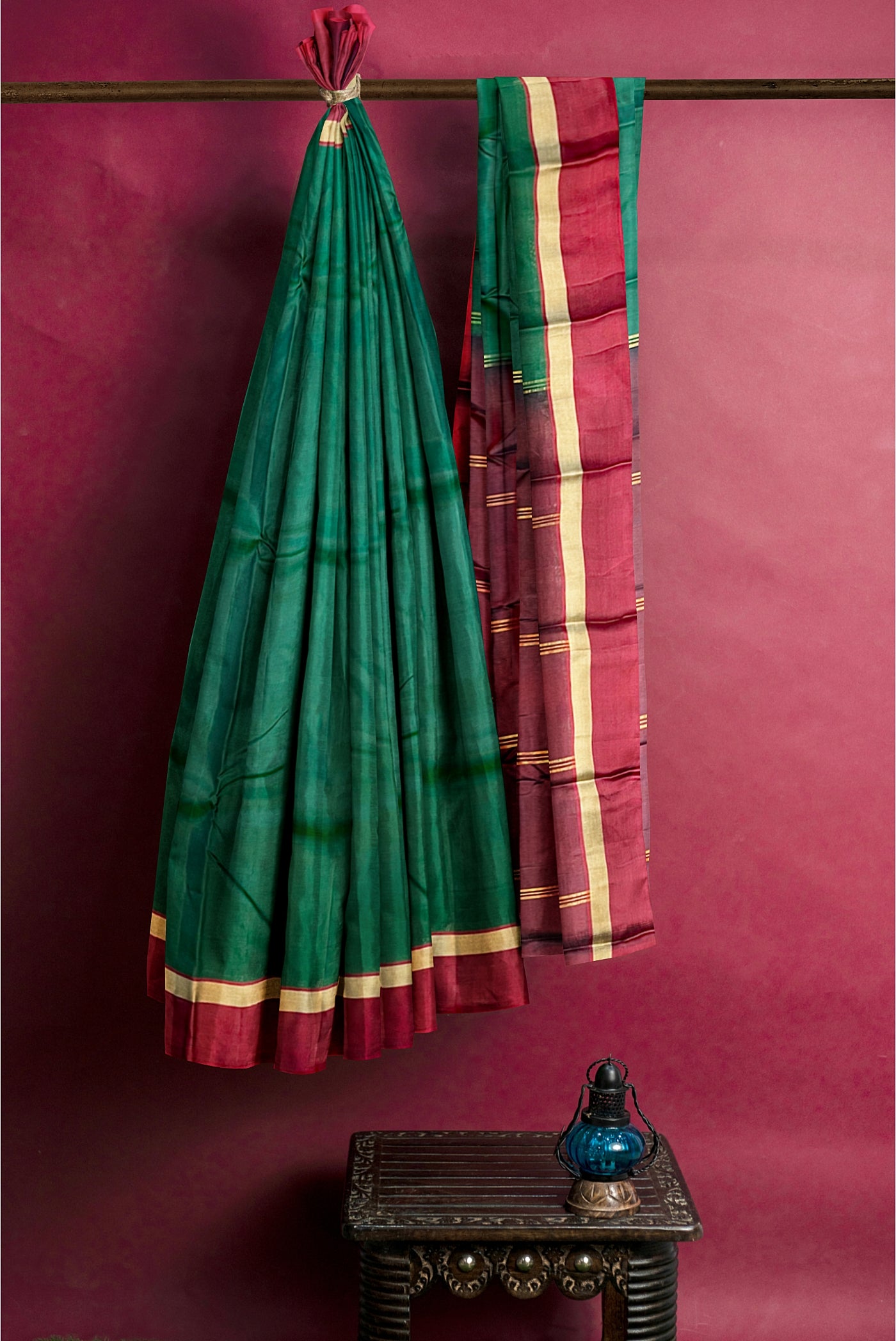 Bottle Green Light Weight Silk Saree With Plain Pattern
