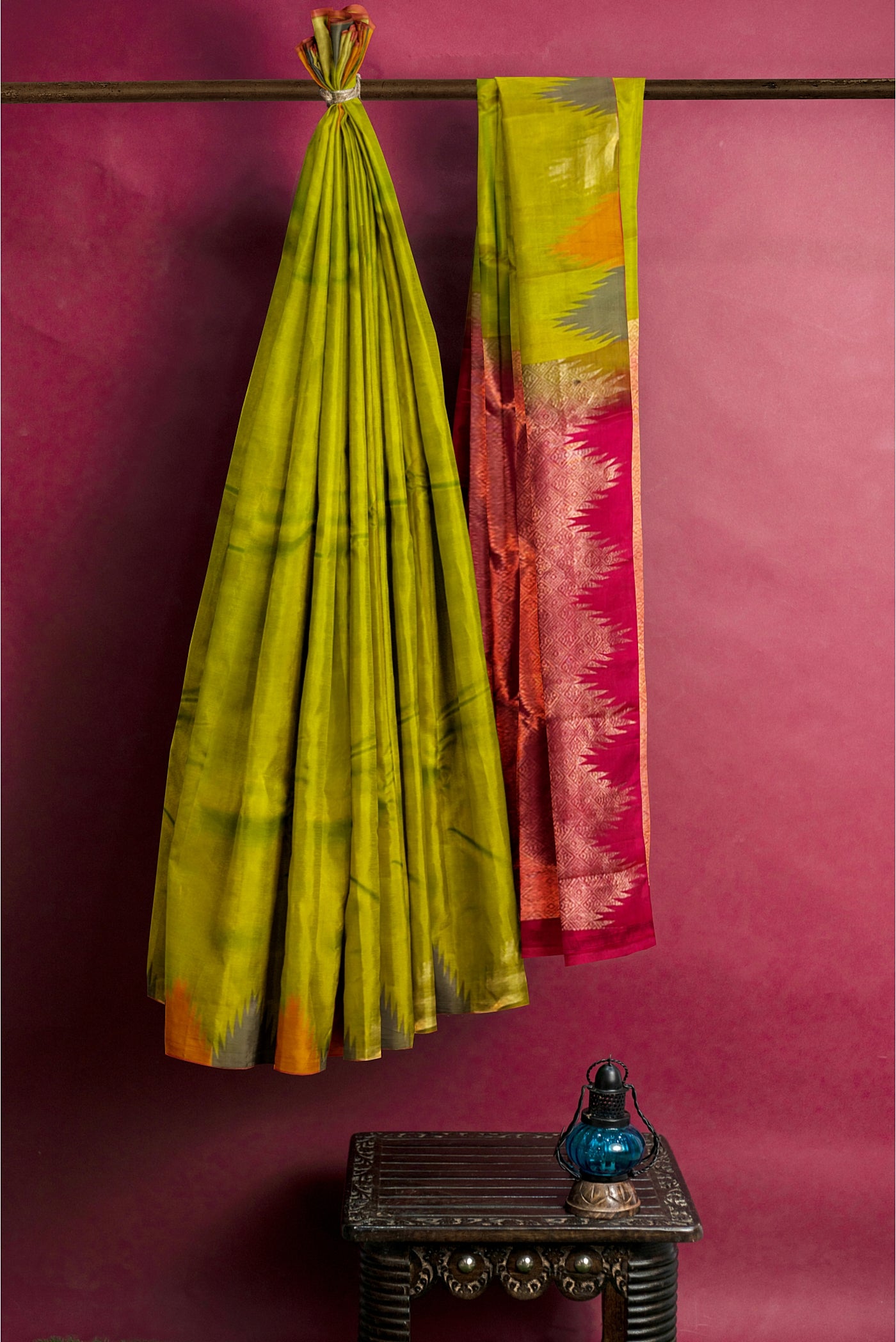 Lime Green Light Weight Silk Saree With Plain Pattern