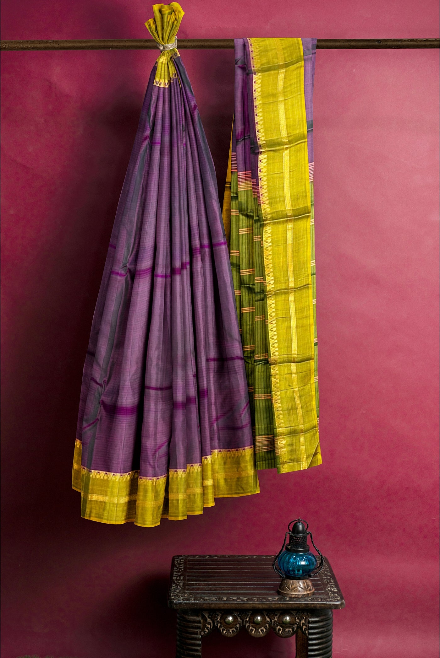 Dual Tone Purple Light Weight Silk Saree With Plain Pattern