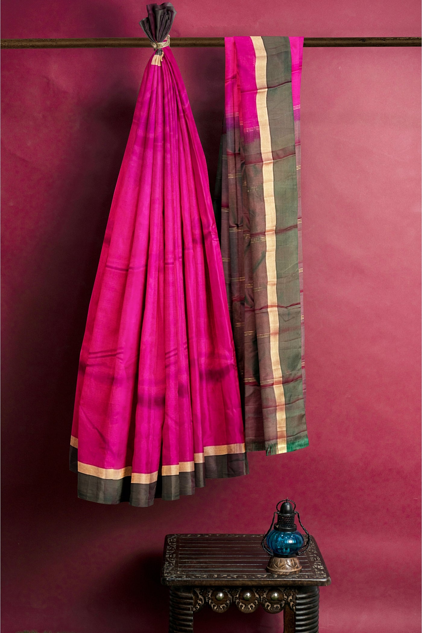 Magenta Pink Light Weight Silk Saree With Plain Pattern