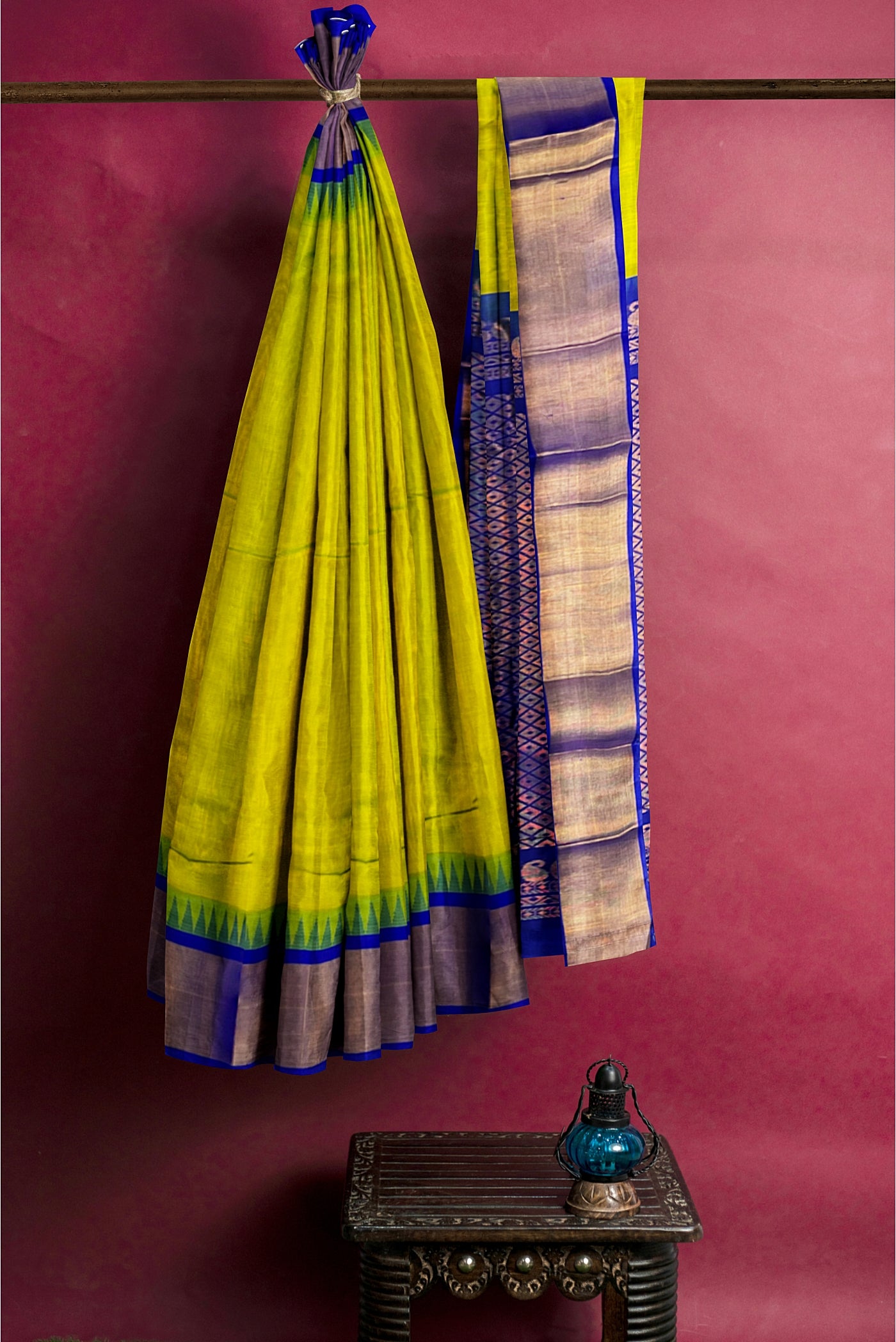 Lime Green Korvai Silk Cotton Saree With Plain Pattern