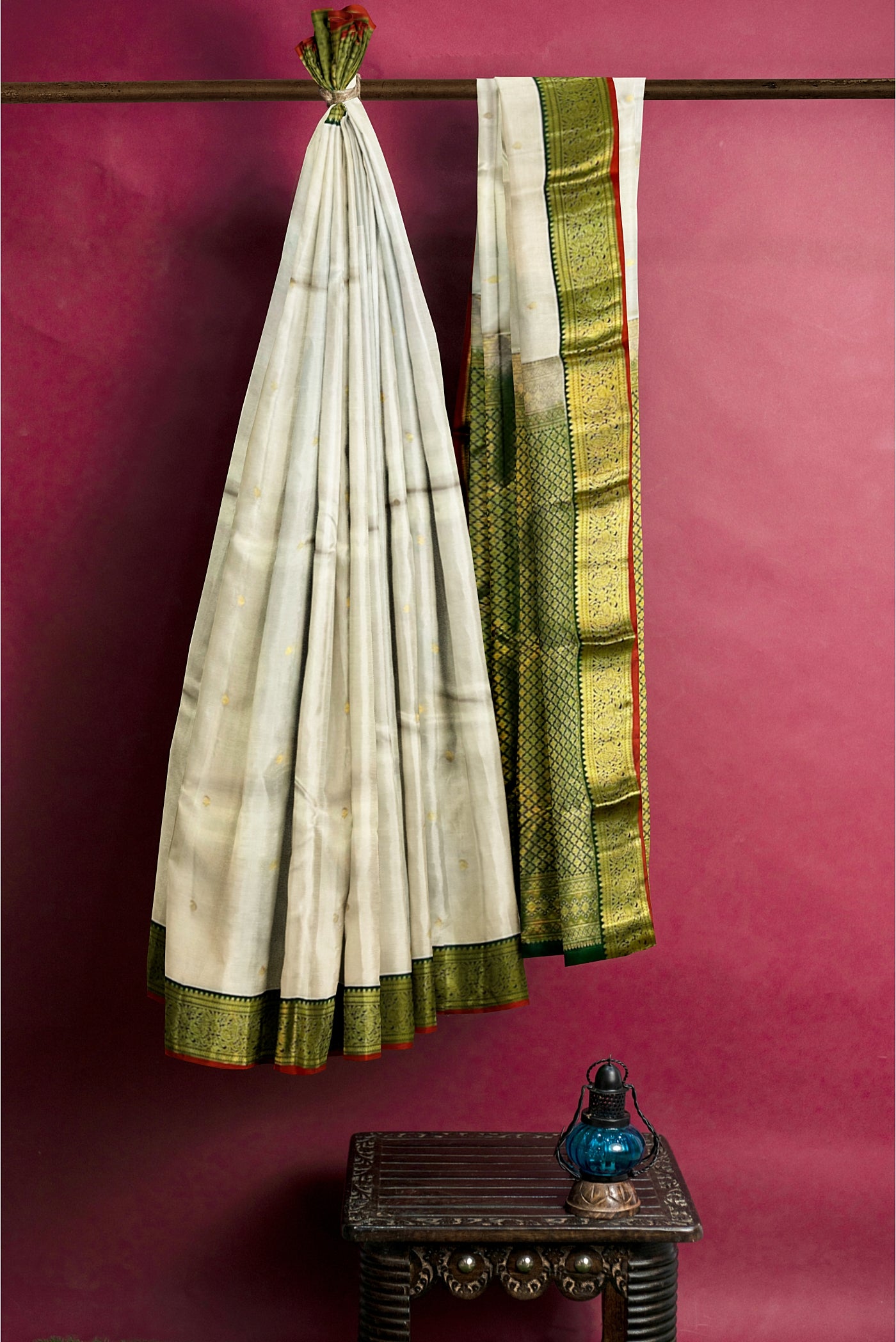 Off White Korvai Contrast Silk Saree With Buttas Pattern