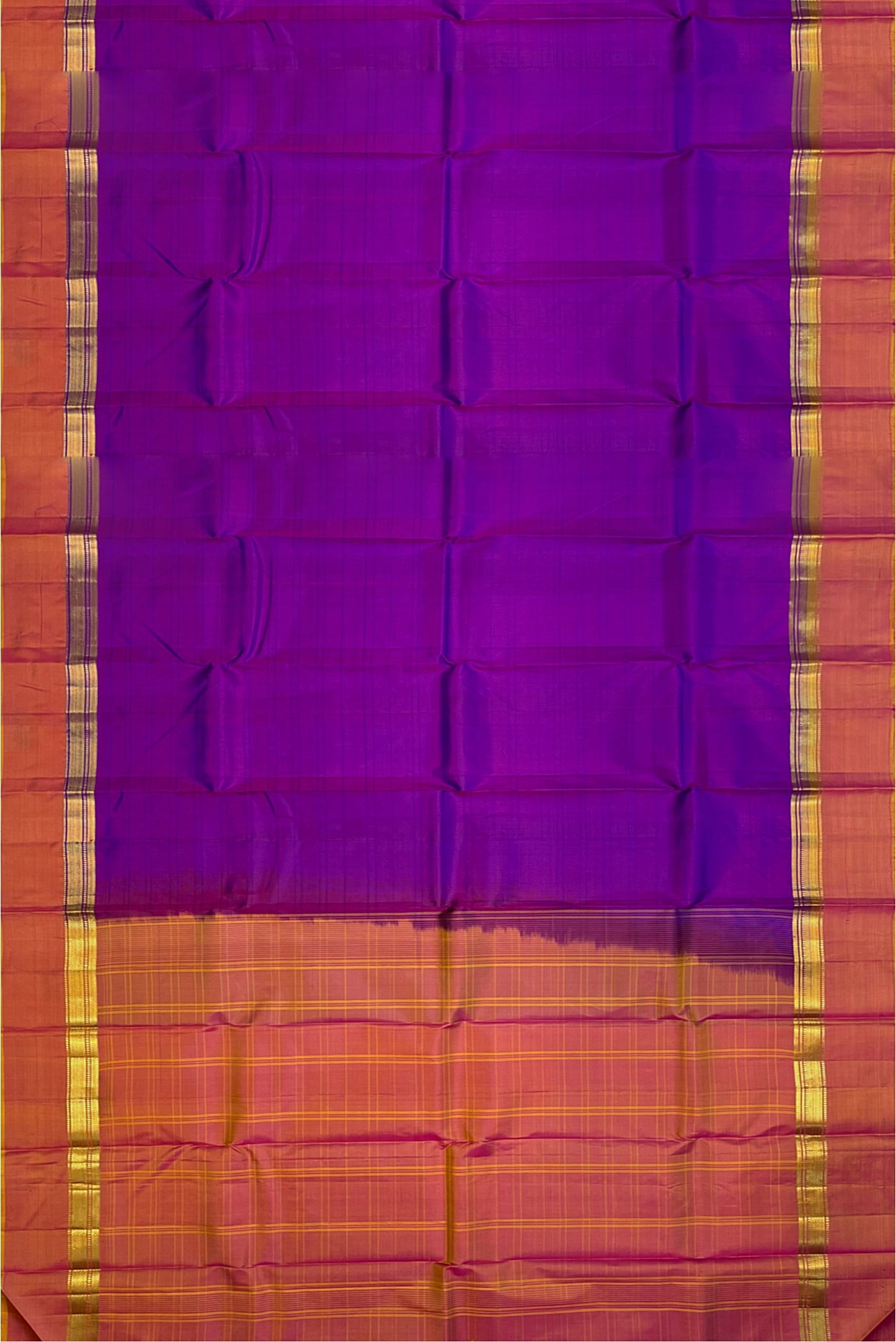 Vadamalli Light Weight Silk Saree With Plain Pattern