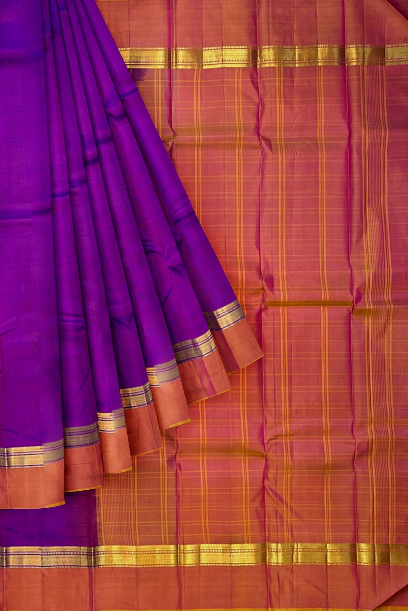 Vadamalli Light Weight Silk Saree With Plain Pattern