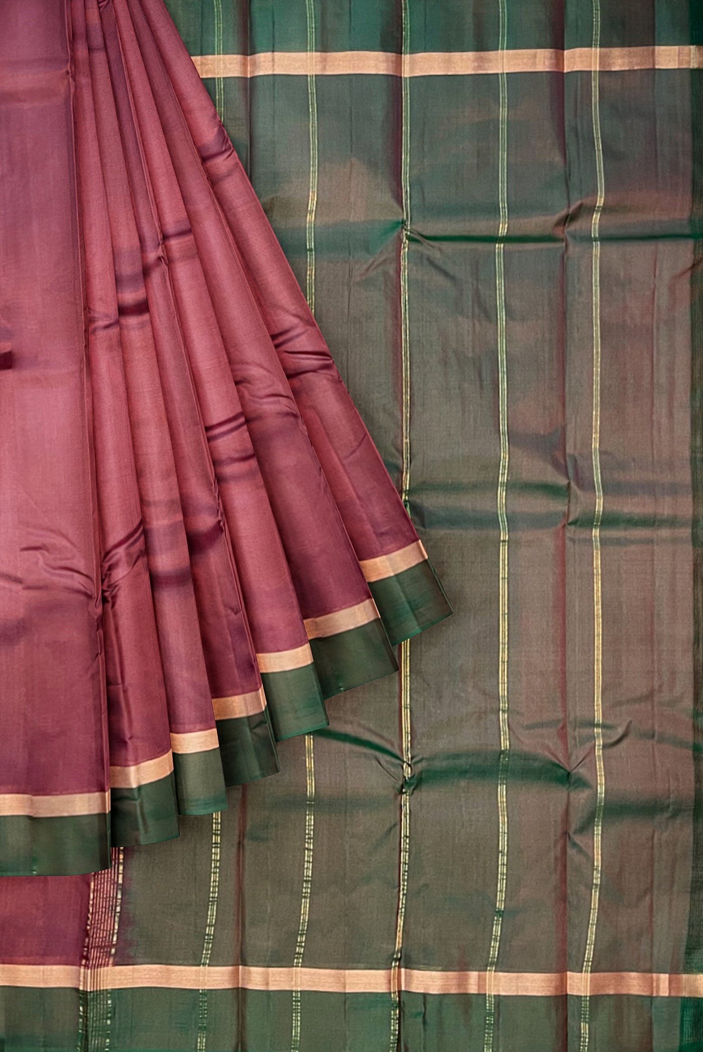 Brown Light Weight Silk Saree With Plain Pattern