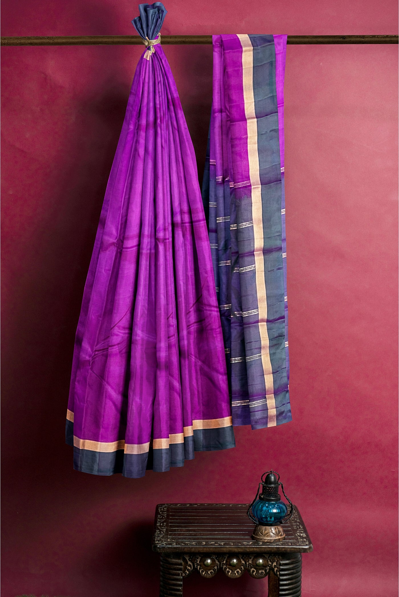 Purple Light Weight Silk Saree With Plain Pattern