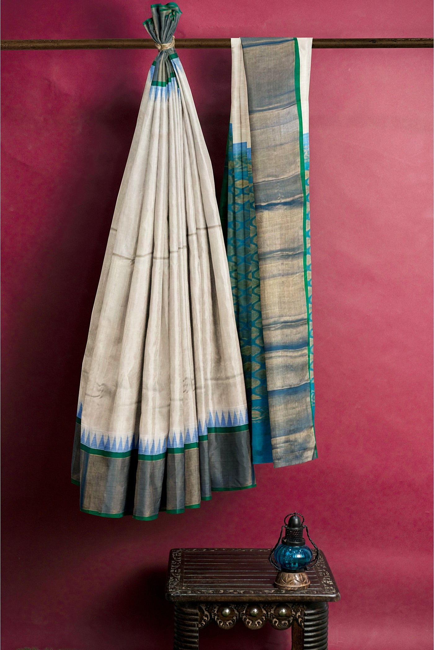 Off White Korvai Silk Cotton Saree With Plain Pattern