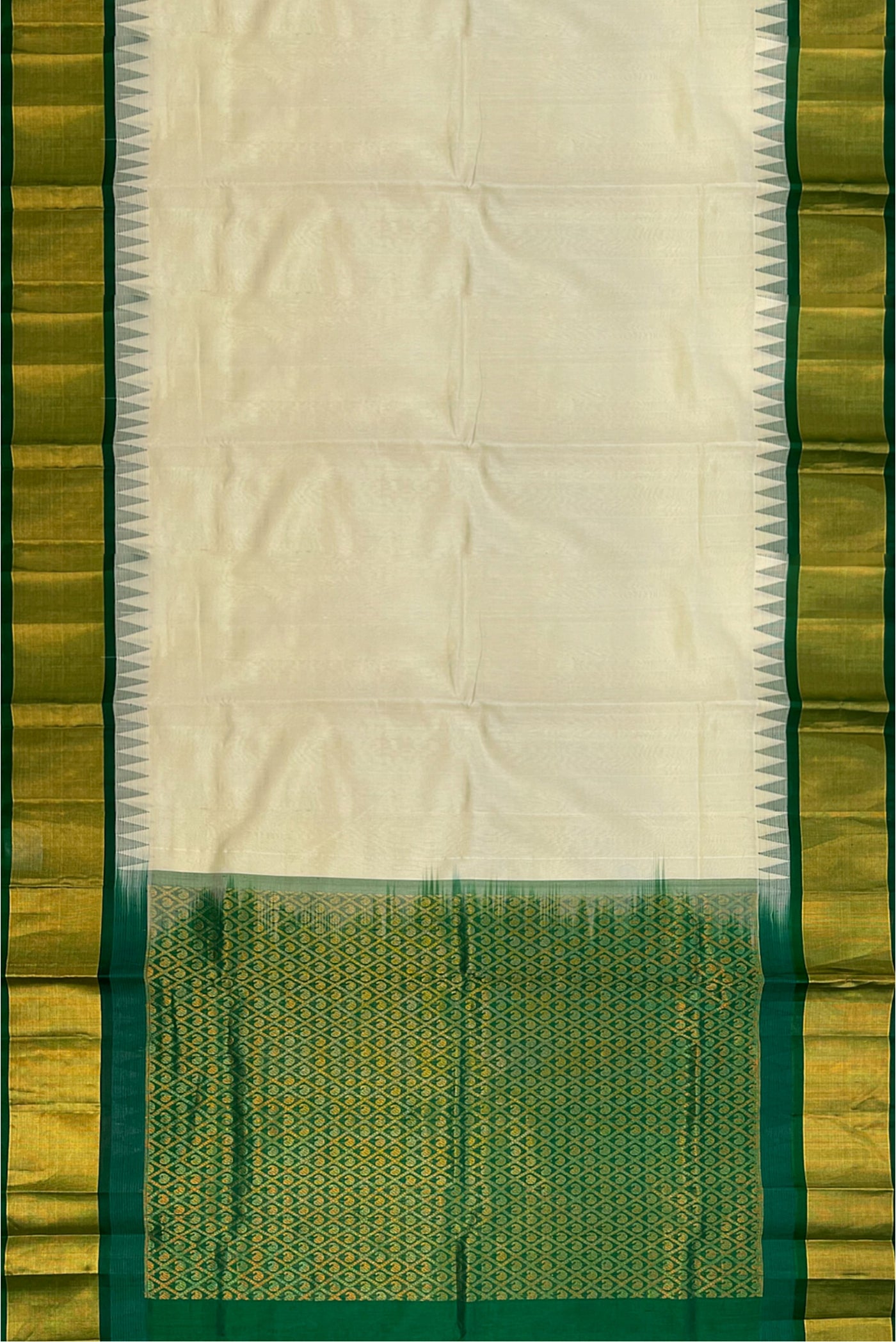 Off White Korvai Silk Cotton Saree With Plain Pattern