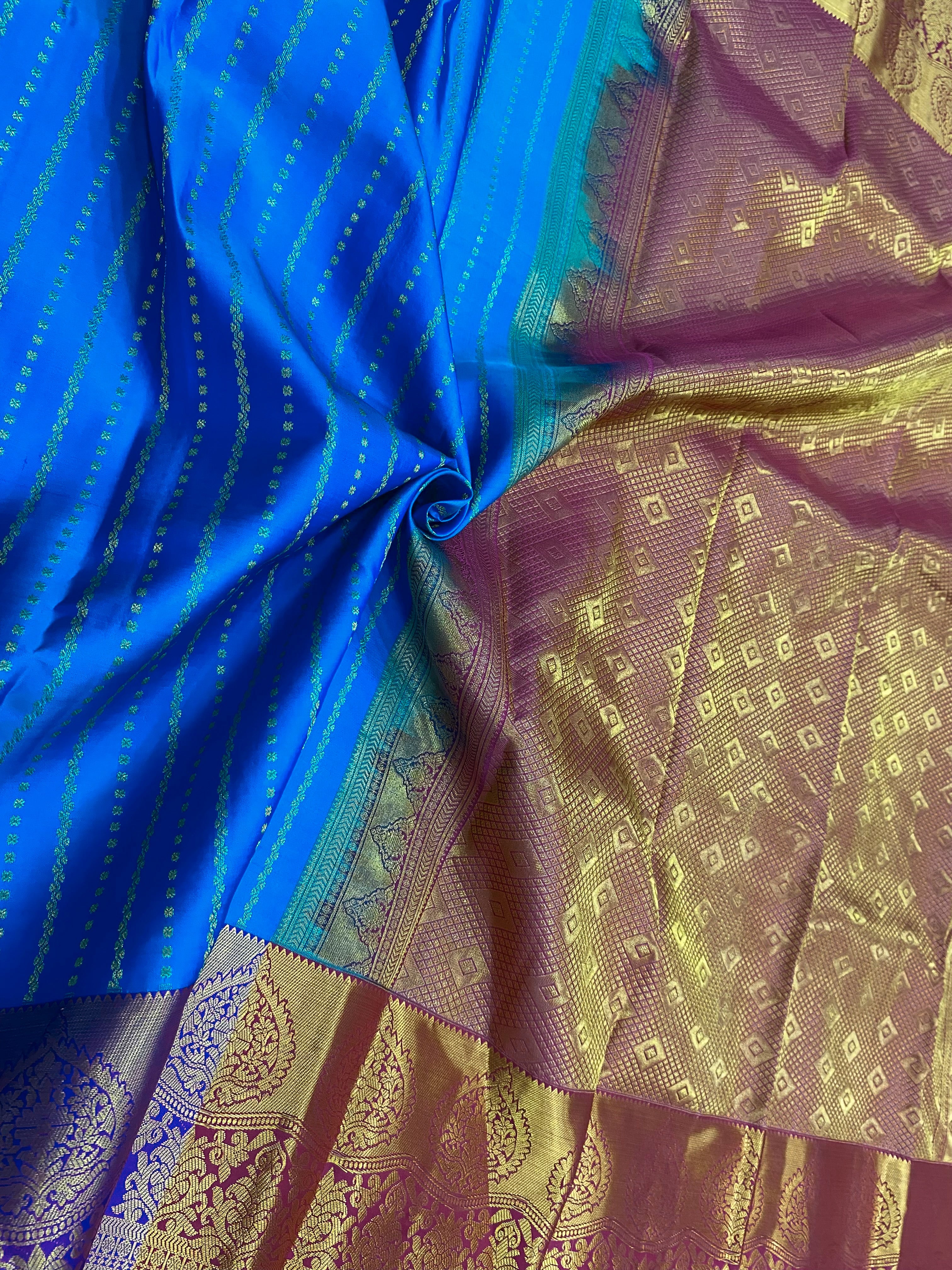Blue Traditional Silk Saree With Pink Blouse & Buttas Pattern