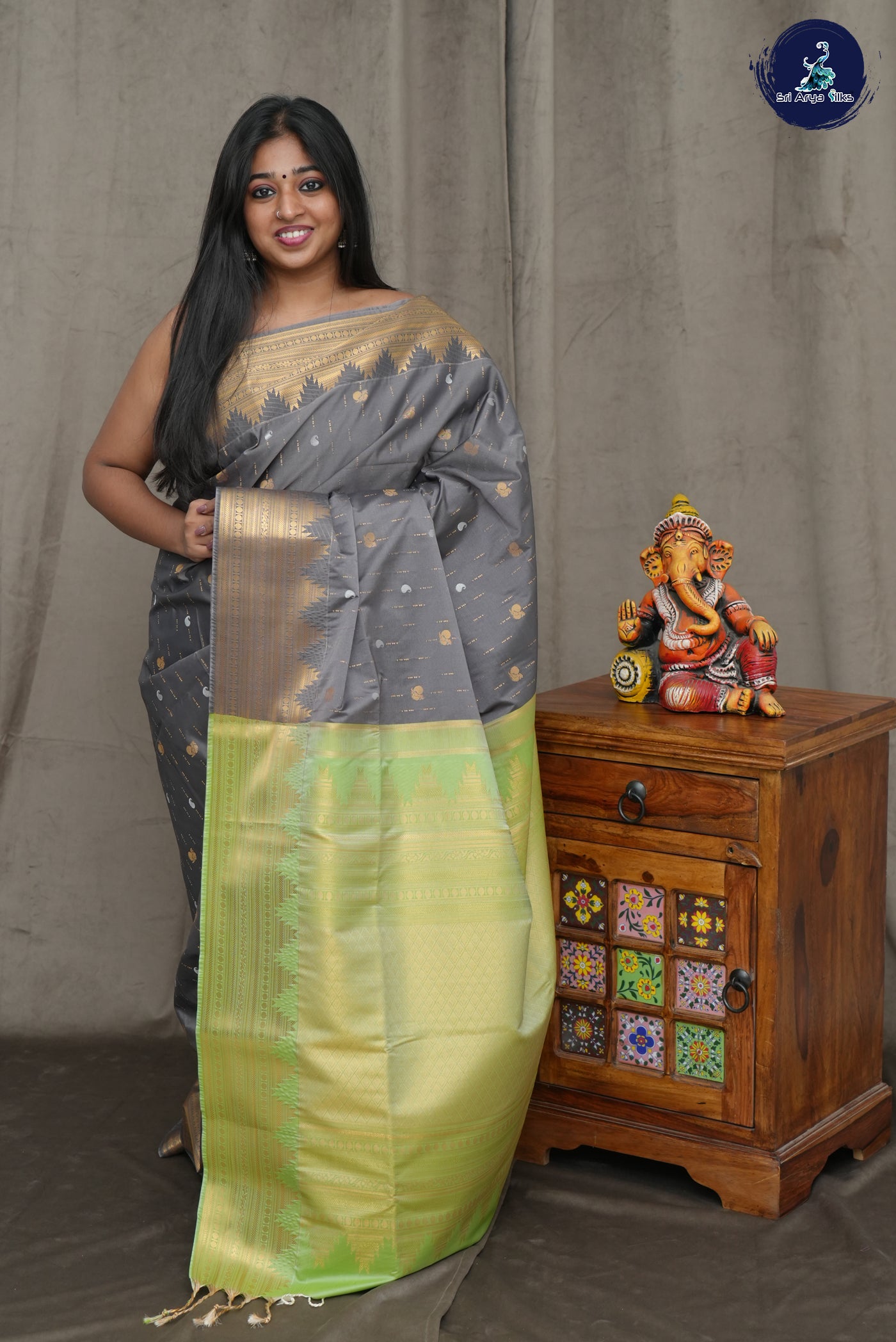 Elephant Grey Semi Soft Silk Saree With Jacquard Pattern