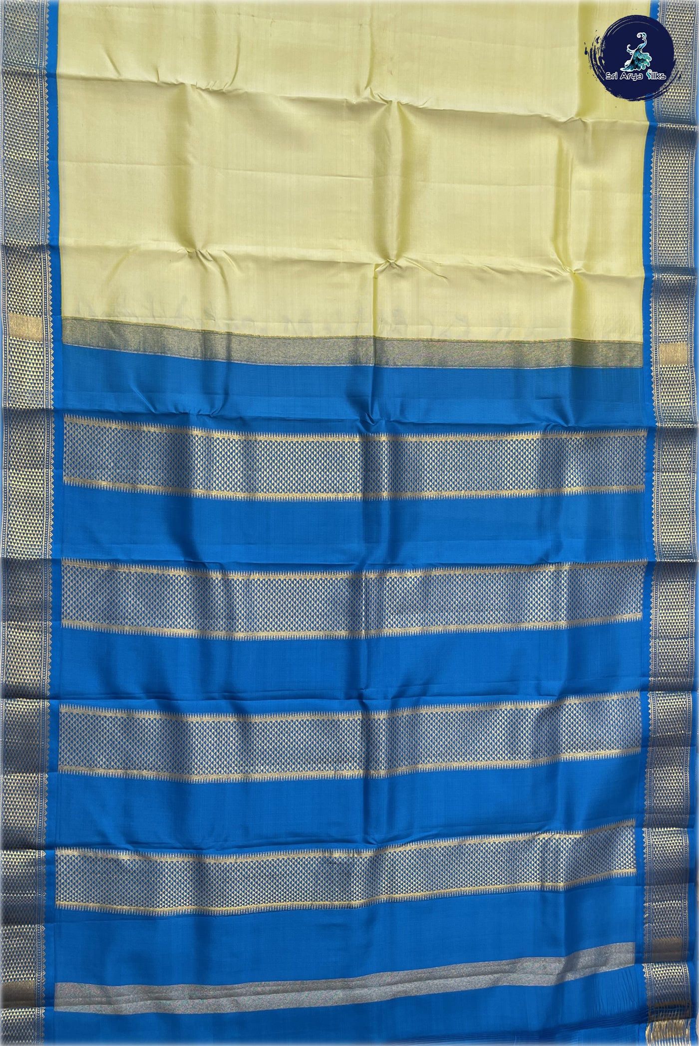 Creamish Yellow Traditional  Silk Saree With Plain Pattern