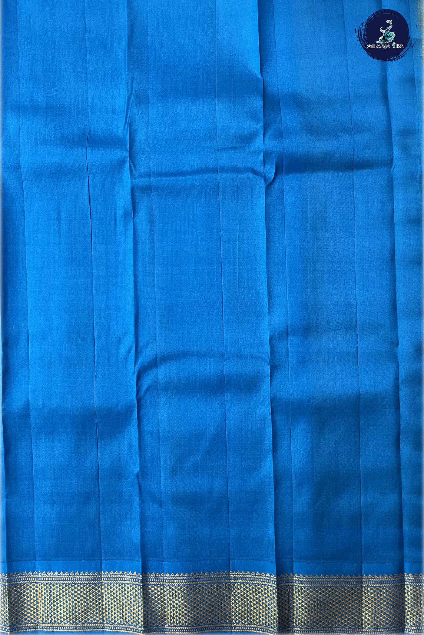 Creamish Yellow Traditional  Silk Saree With Plain Pattern