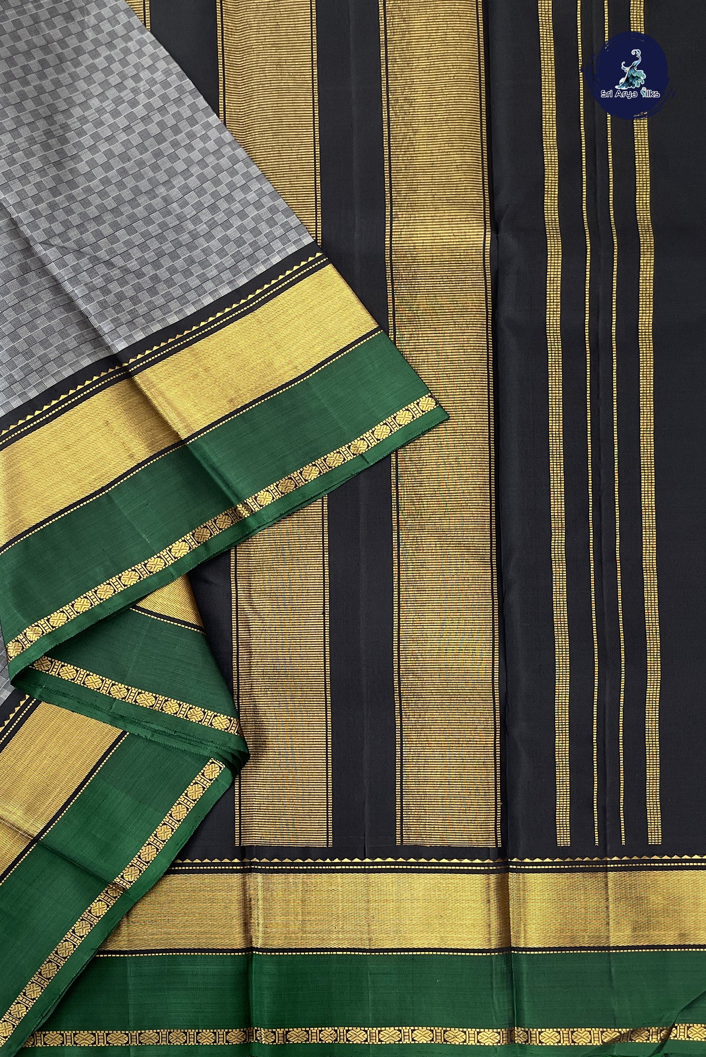 Grey Checked Saree With Checked Pattern