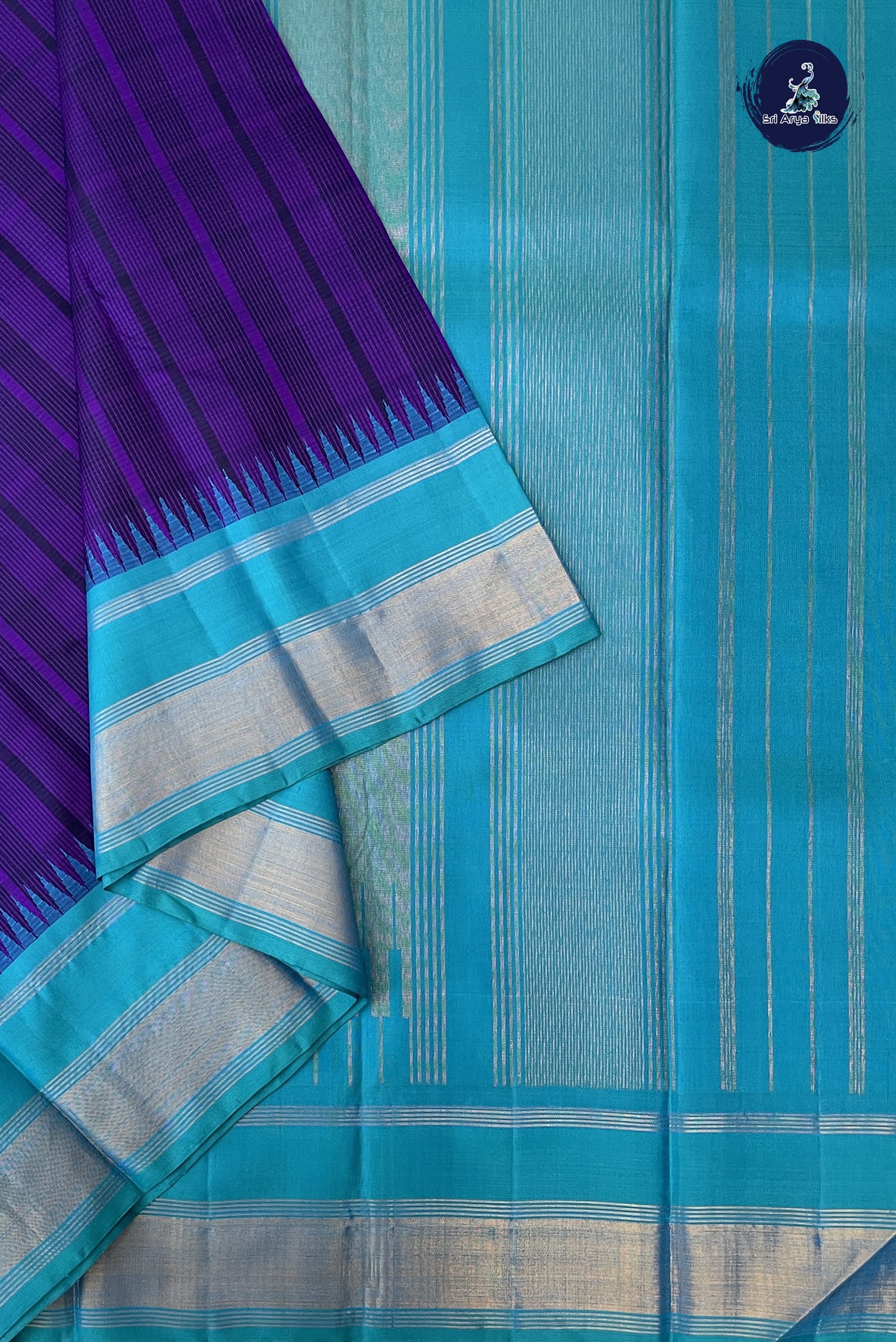 Dark Brinjal Checked Saree With Checked Pattern