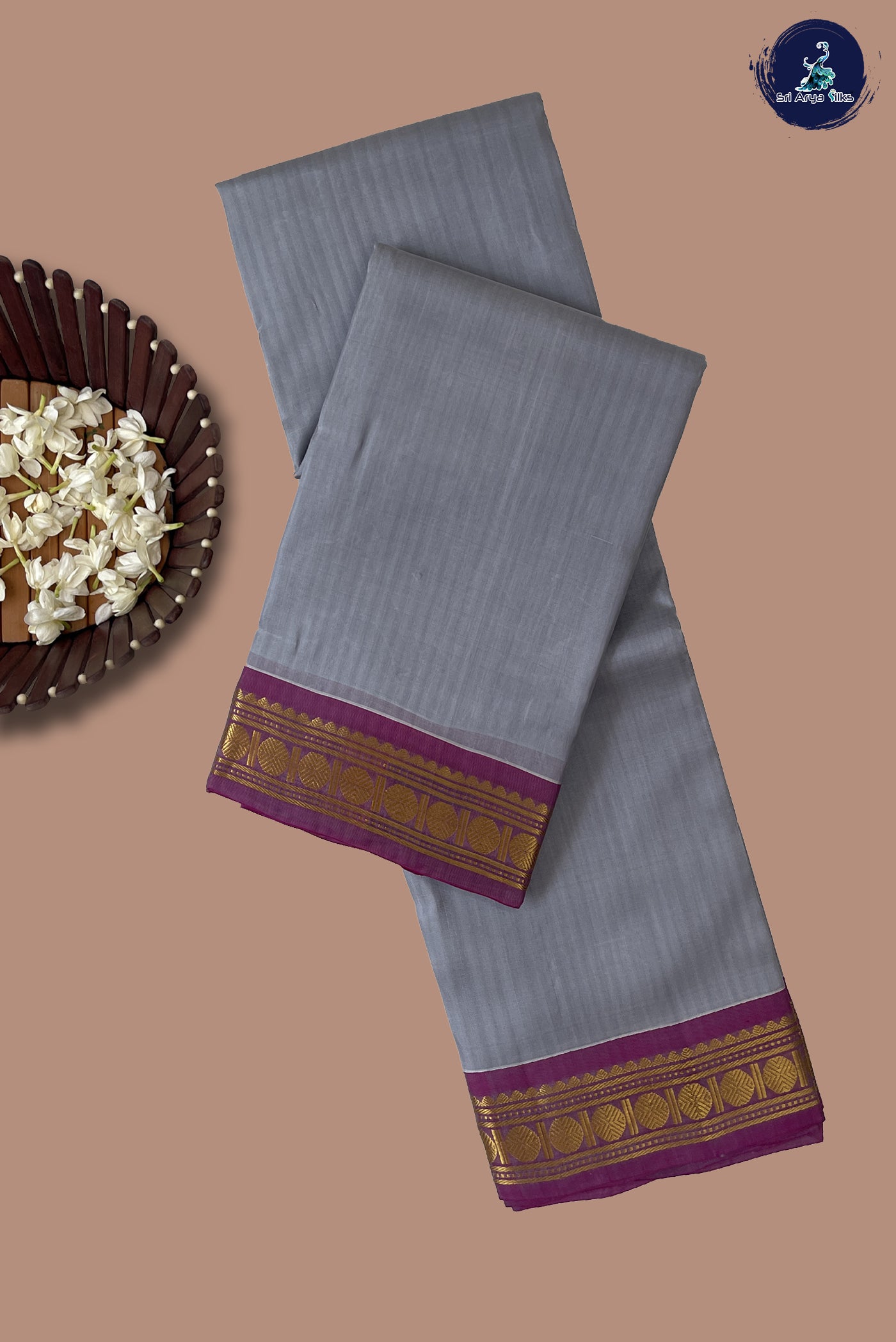 Grey Traditional Silk Saree With Plain Pattern