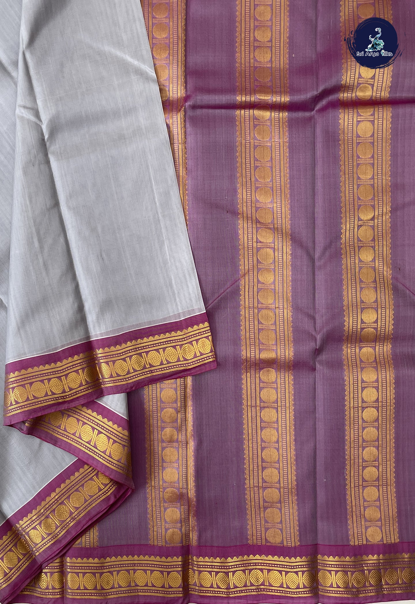 Grey Traditional Silk Saree With Plain Pattern