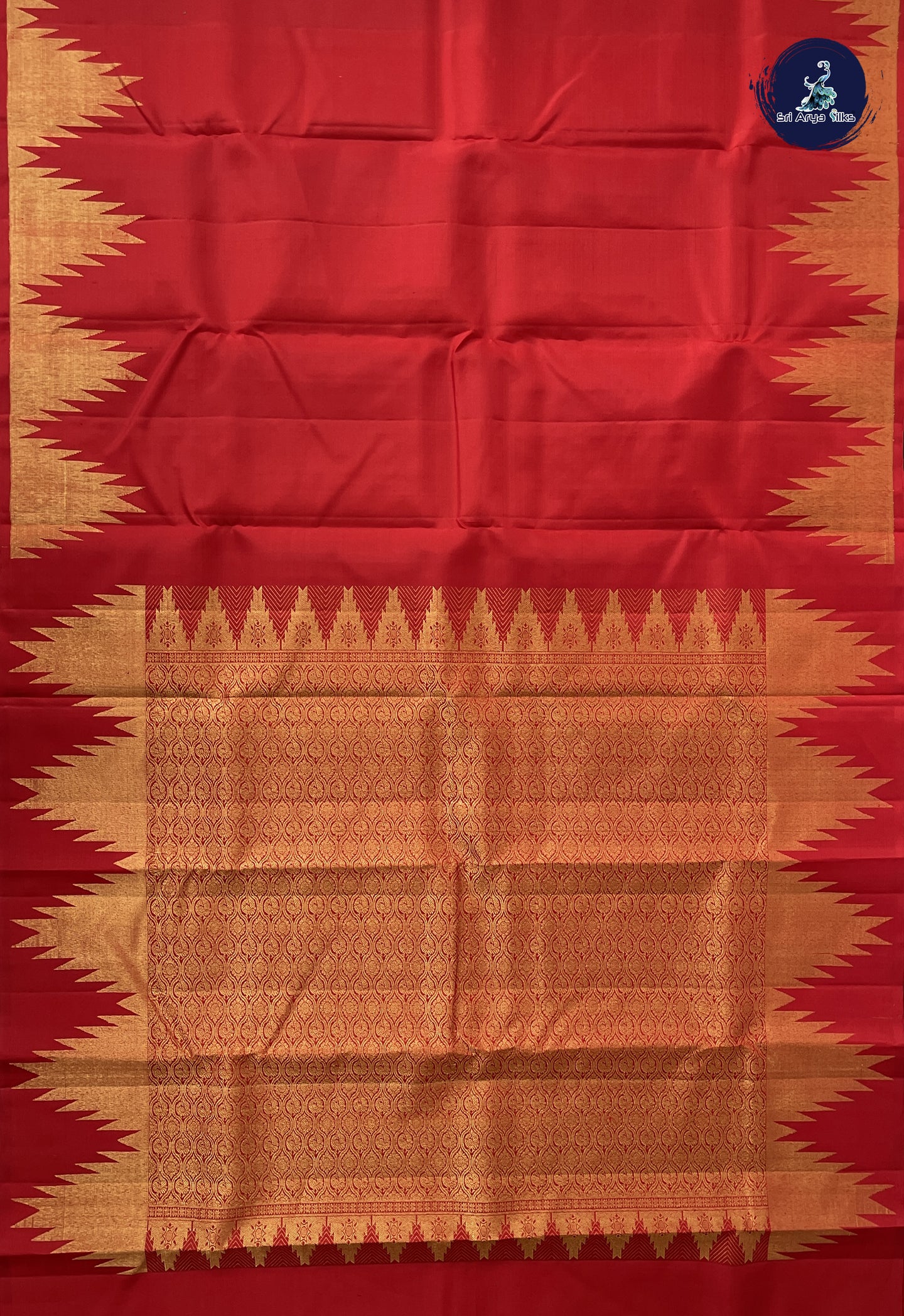 Red Traditional Silk Saree With Plain Pattern