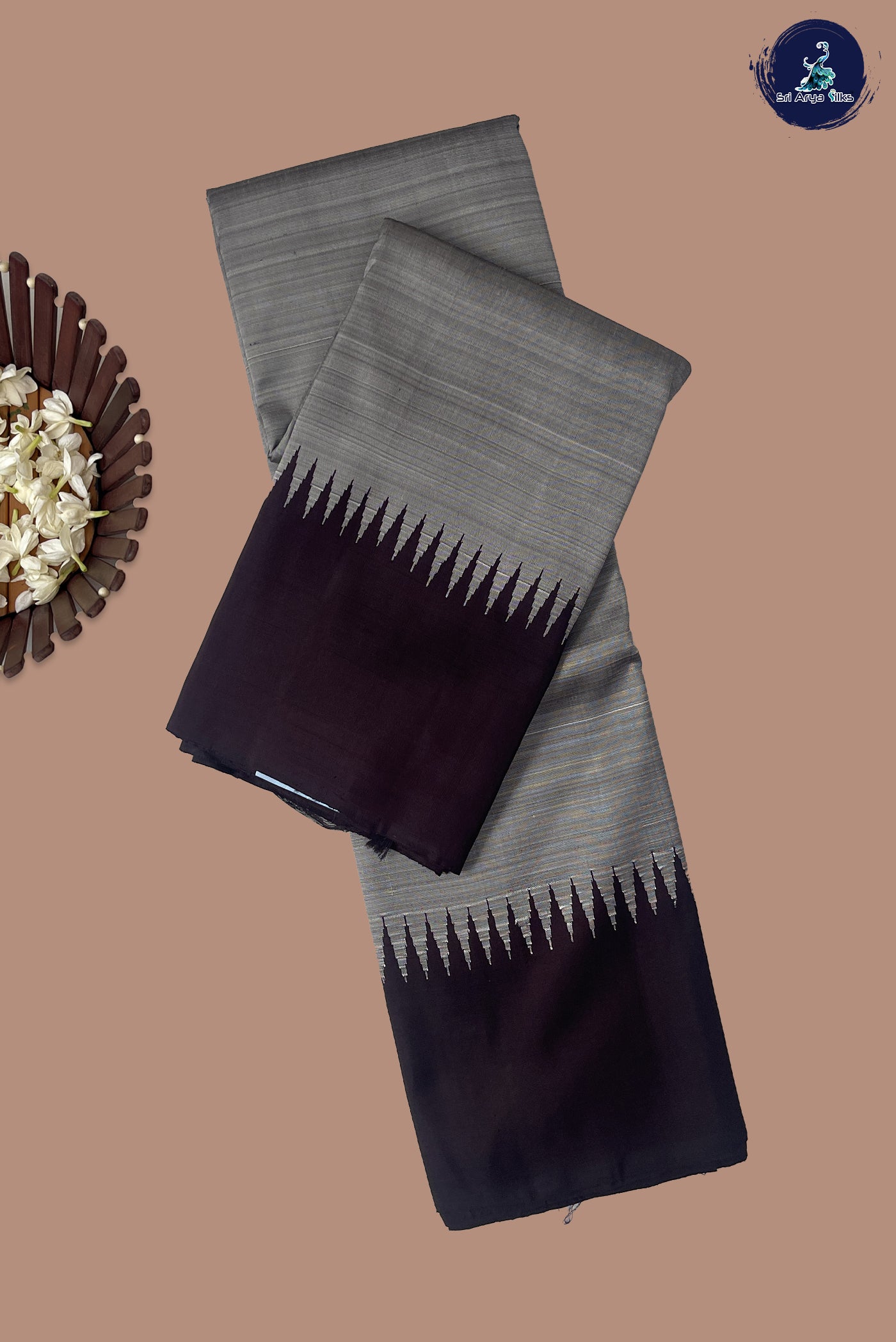 Silver Grey Korvai Contrast Silk Saree With Plain Pattern