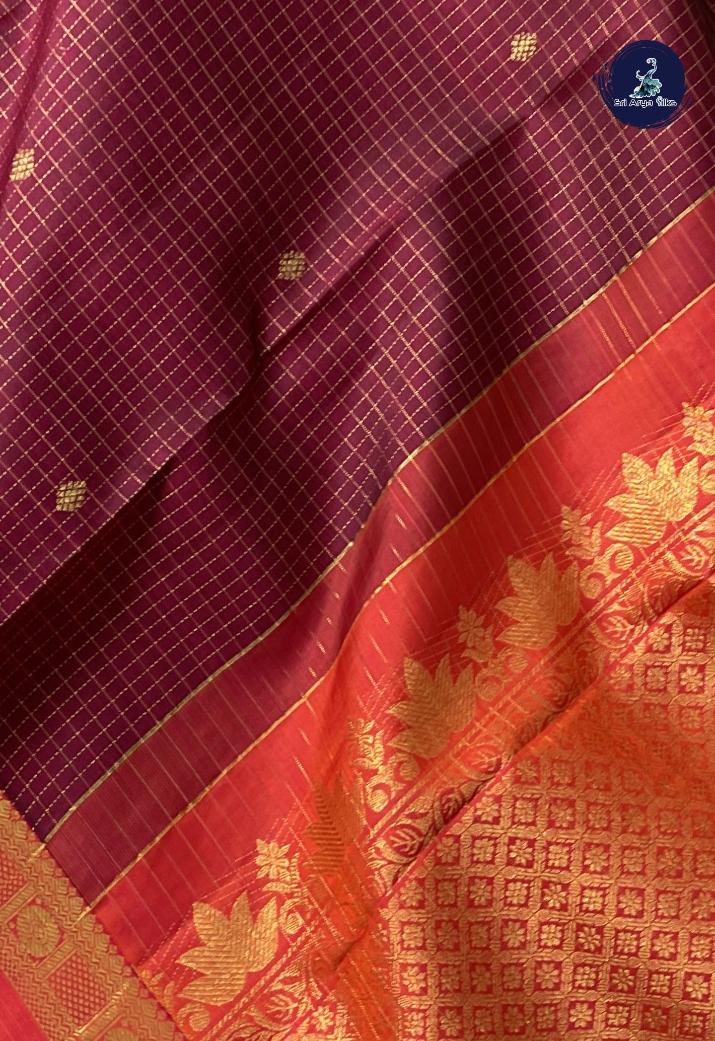 Dual Tone Maroon Checked Saree With Zari Checked Pattern