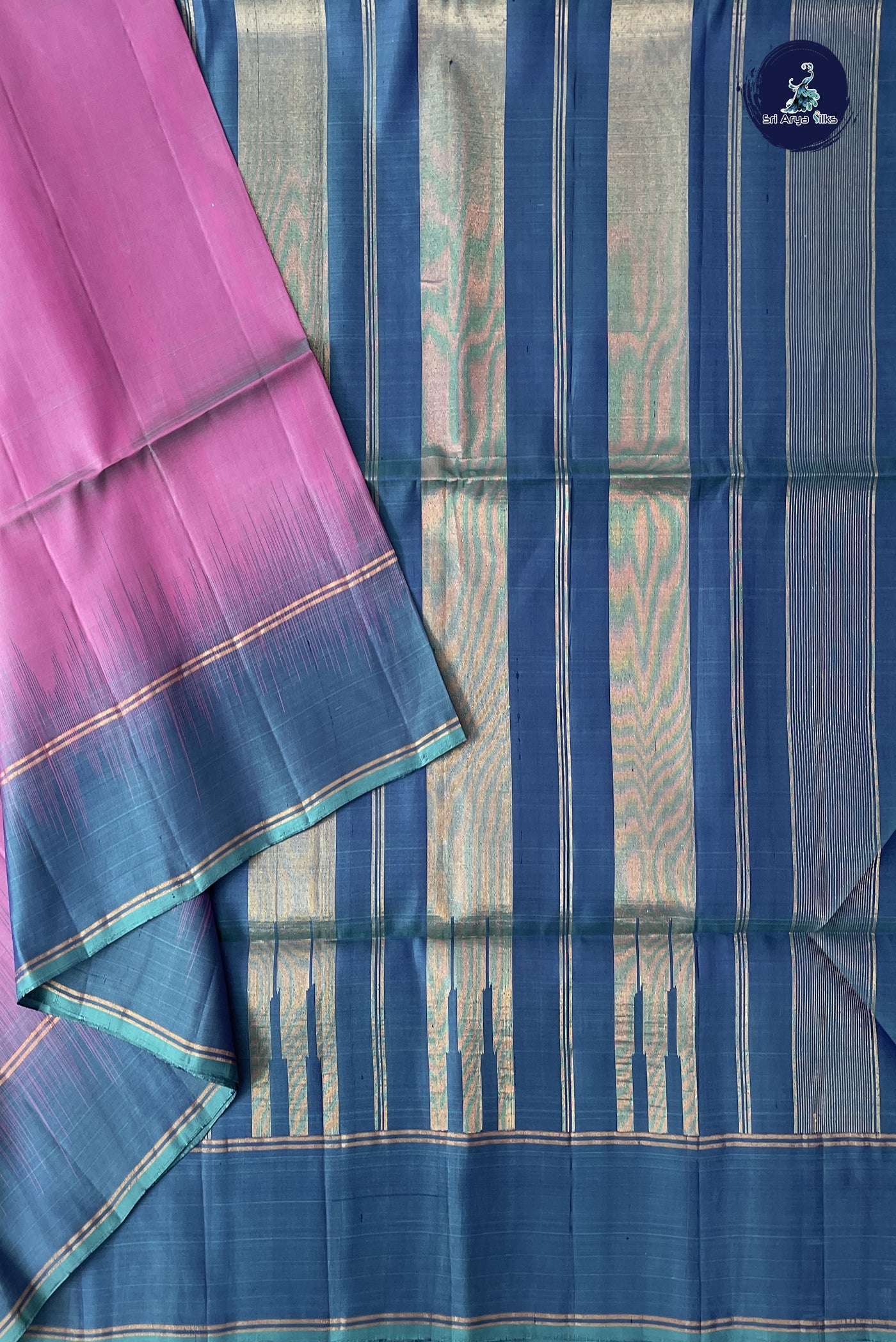 Dual Tone Pink Soft Silk Saree With Plain Pattern