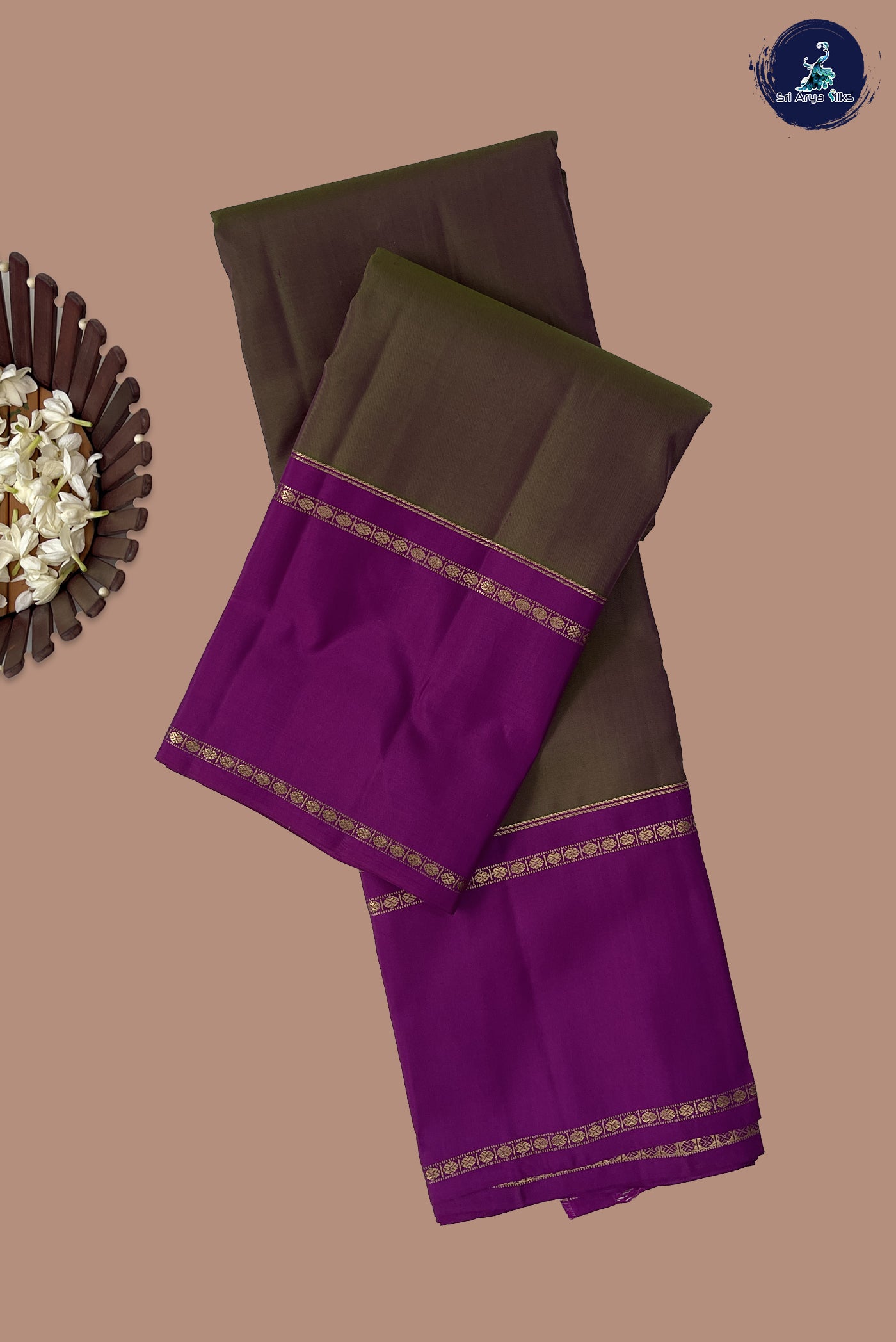 Dual Tone Green Korvai Contrast Silk Saree With Plain Pattern