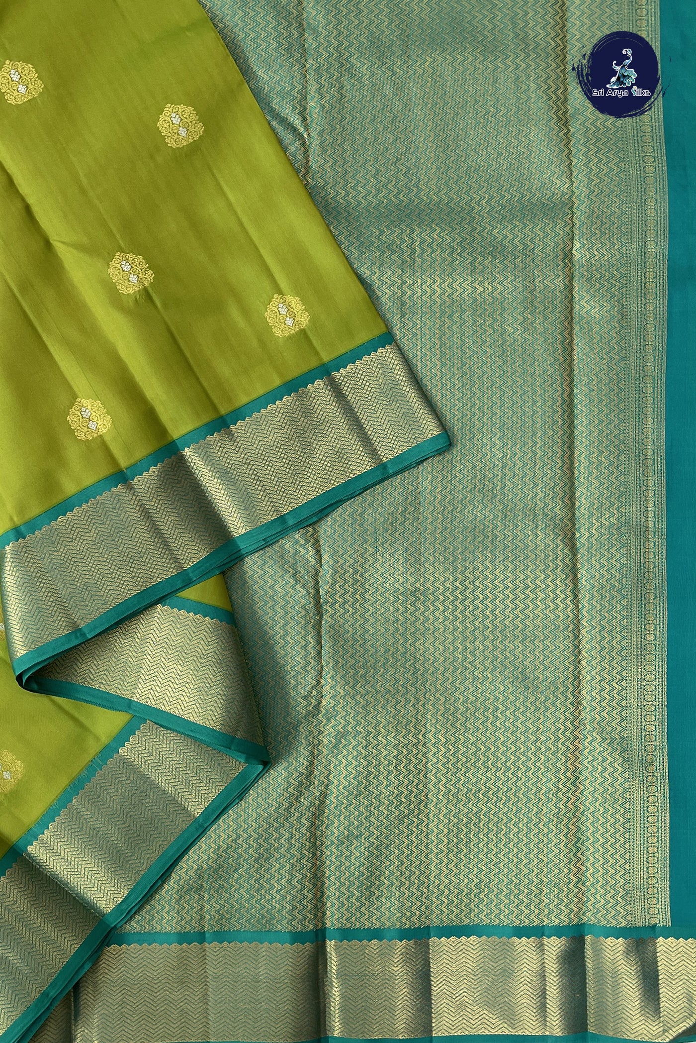 Dual Tone Green Korvai Contrast Silk Saree With Zari Buttas Pattern