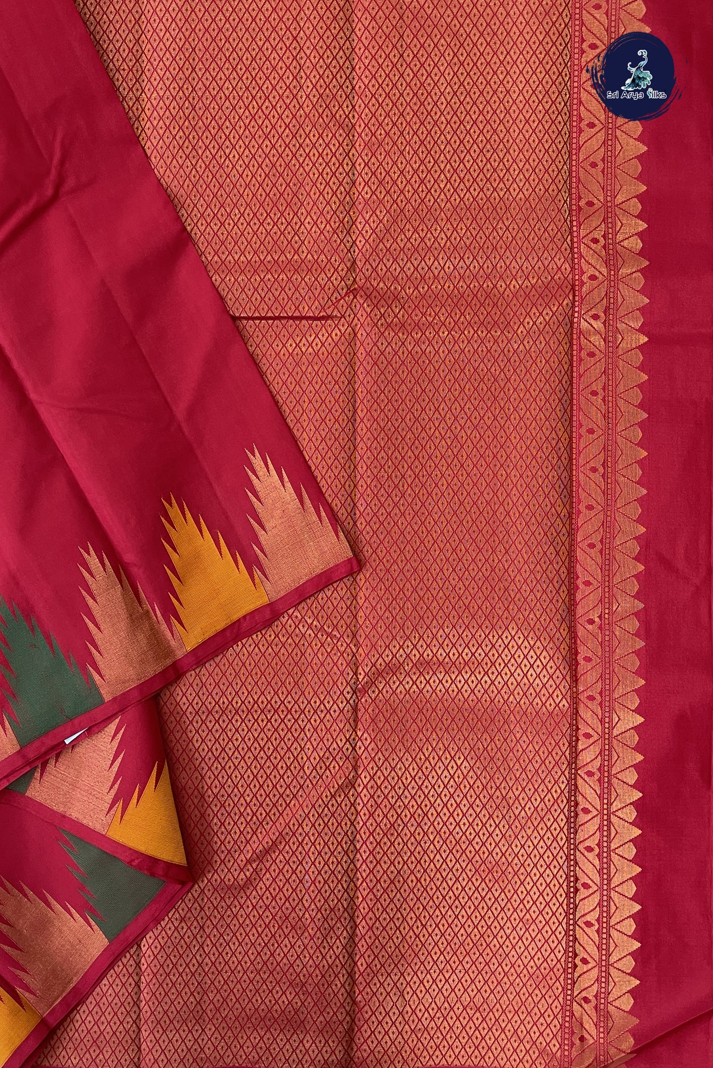 Maroon Light Weight Silk Saree With Plain Pattern