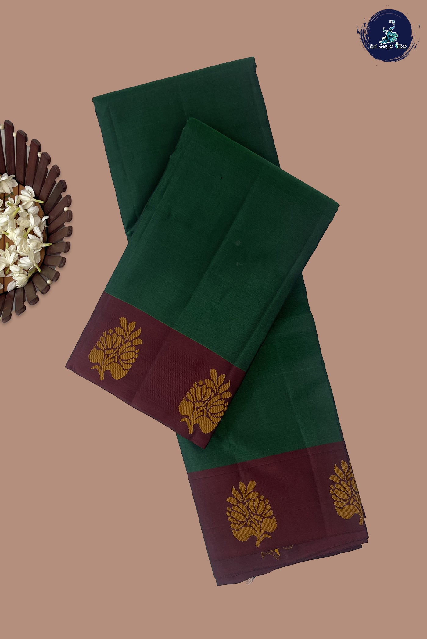 Bottle Green Light Weight Silk Saree With Plain Pattern