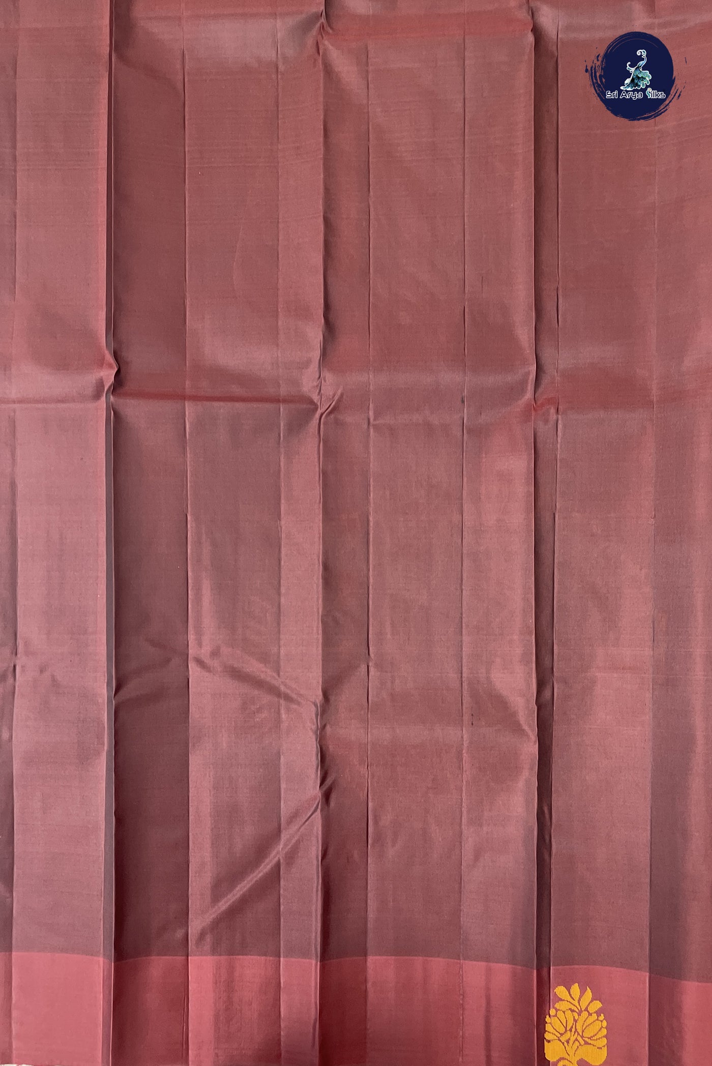 Bottle Green Light Weight Silk Saree With Plain Pattern