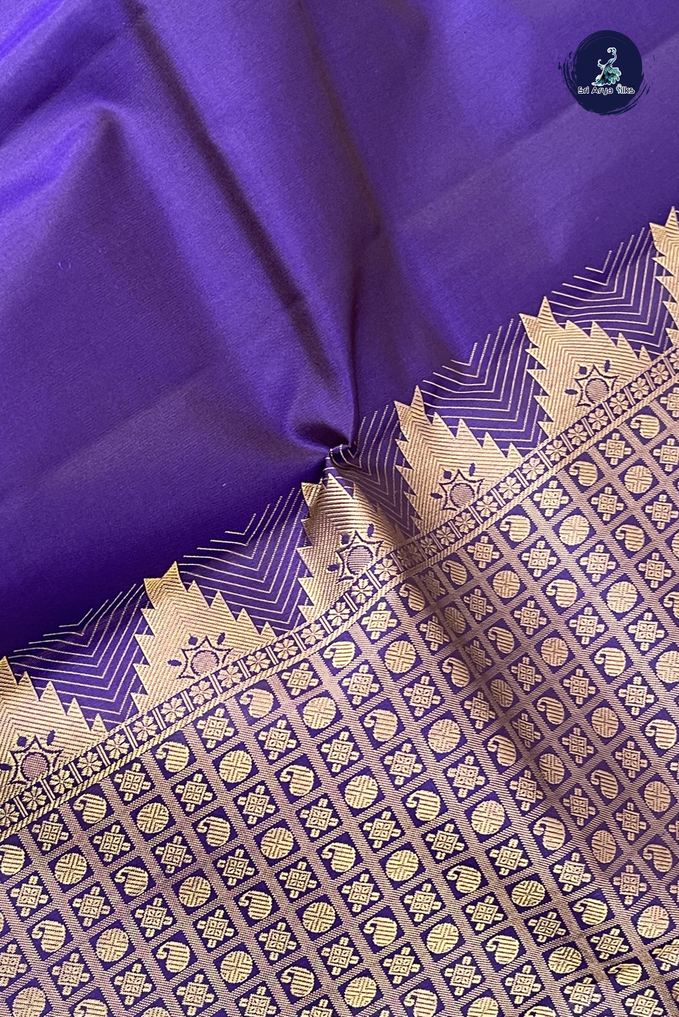 Dark Blue Traditional Silk Saree With Plain Pattern