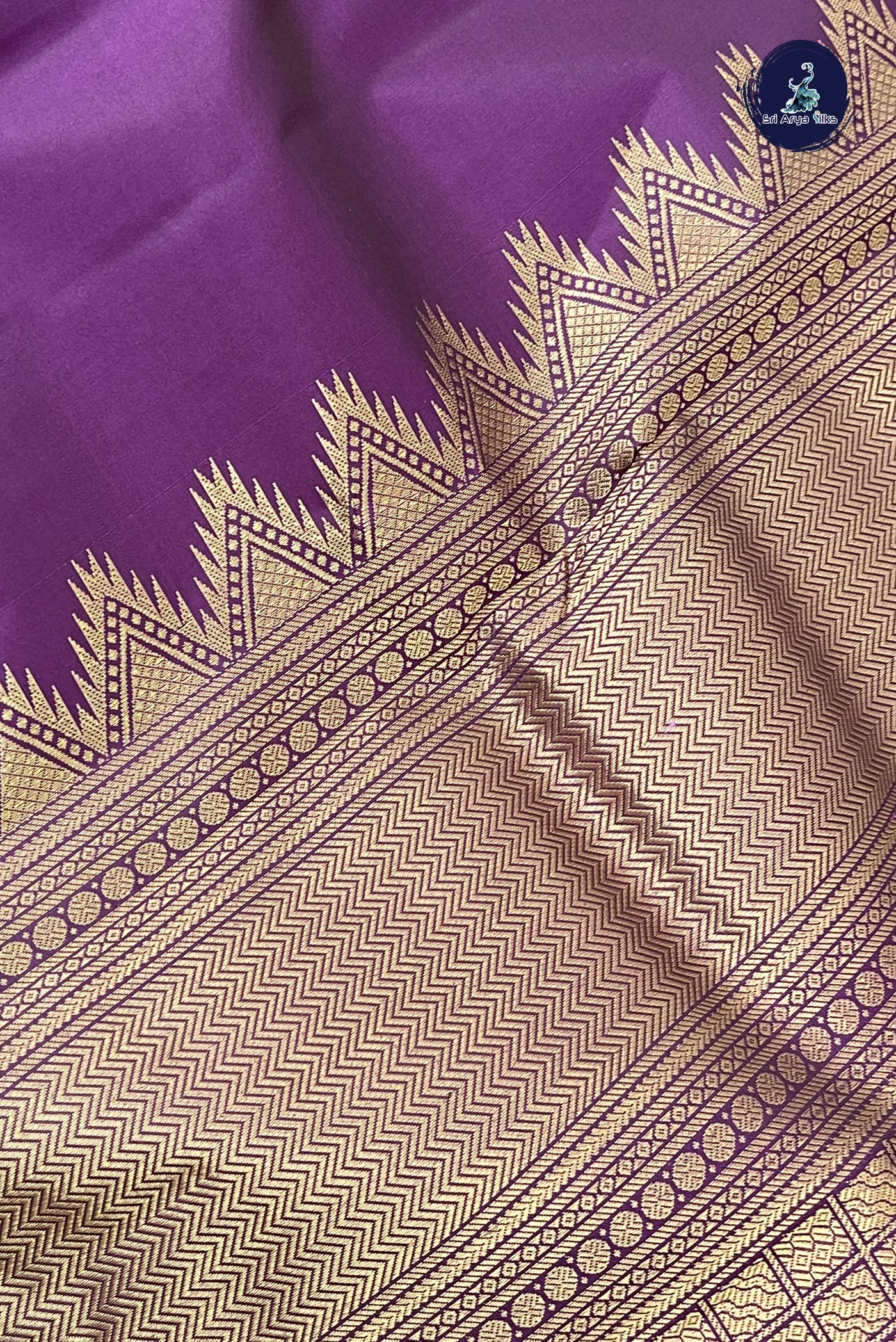 Dark Brinjal Traditional Silk Saree With Plain Pattern
