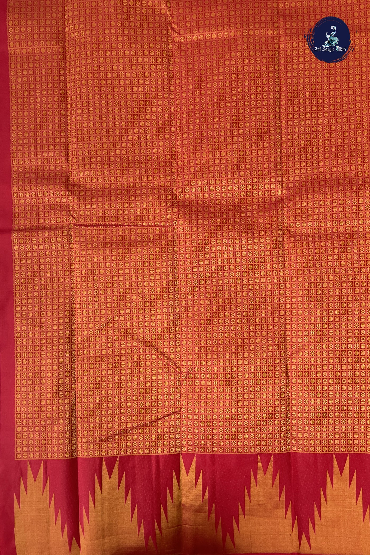 Red Traditional Silk Saree With Plain Pattern