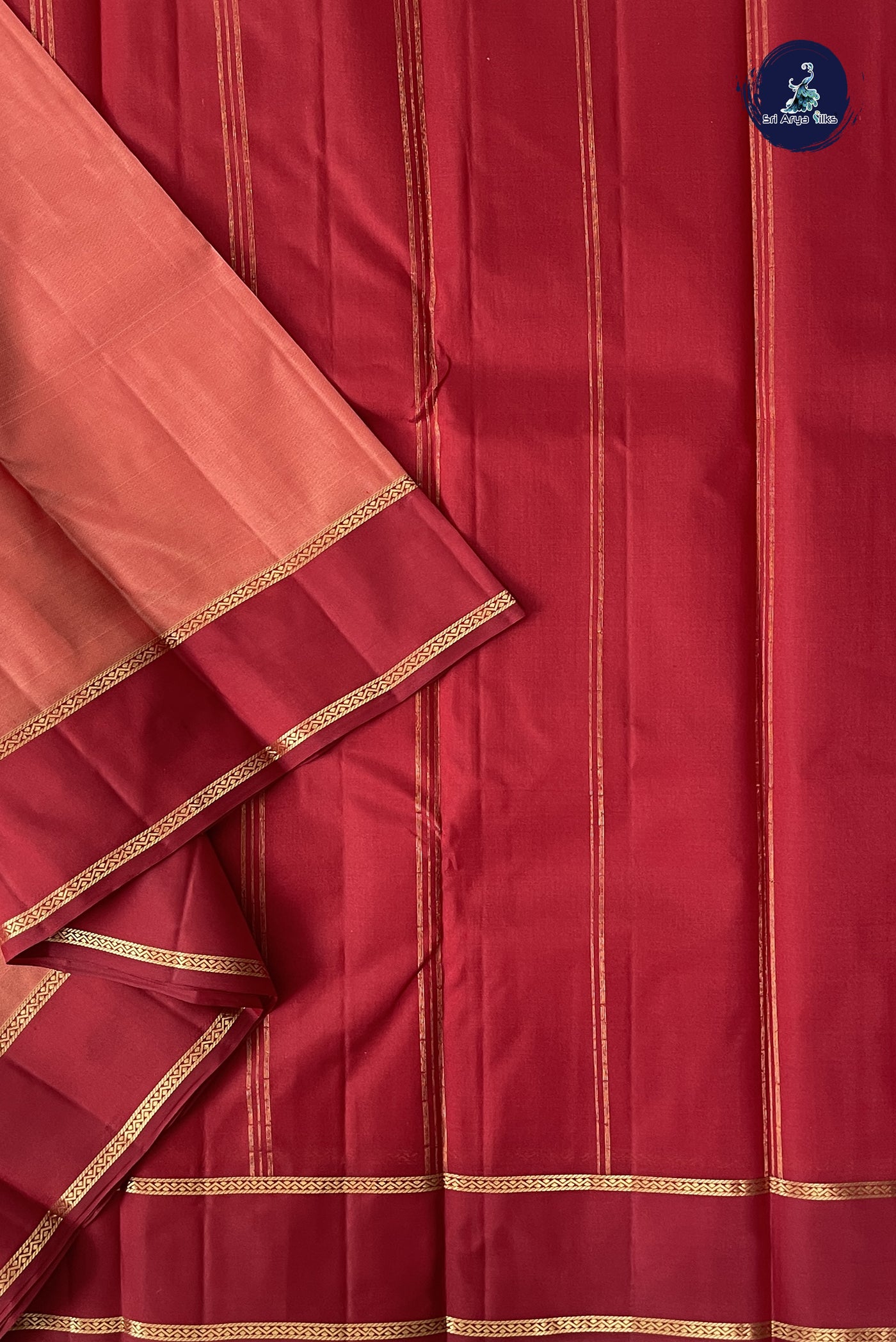 Kanagambaram Shade Light Weight Silk Saree With Plain Pattern