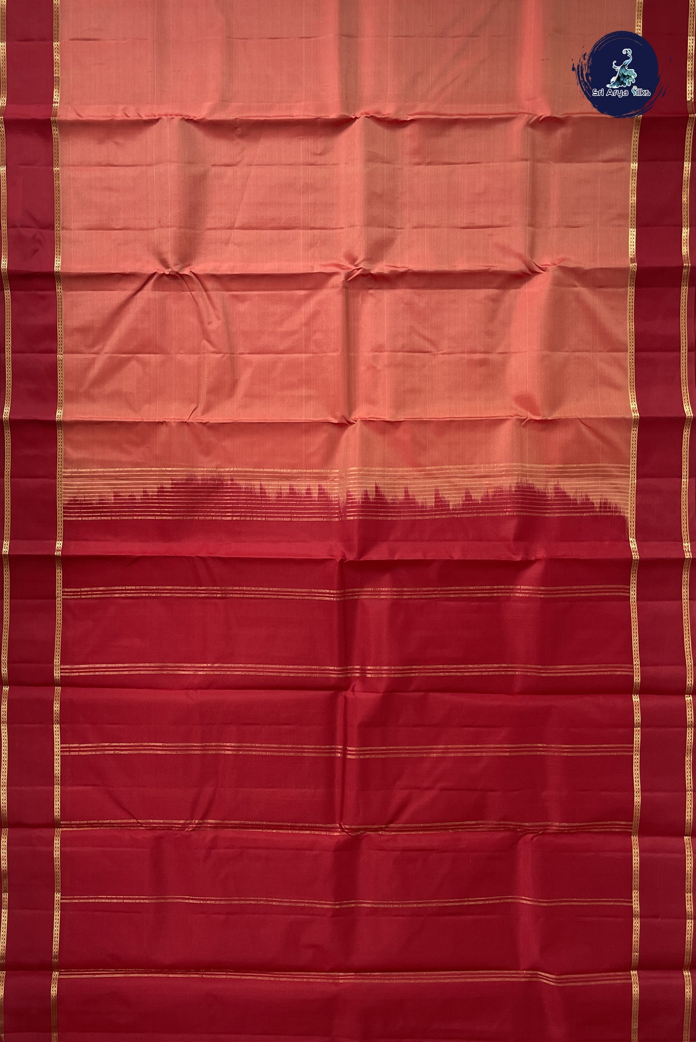 Kanagambaram Shade Light Weight Silk Saree With Plain Pattern