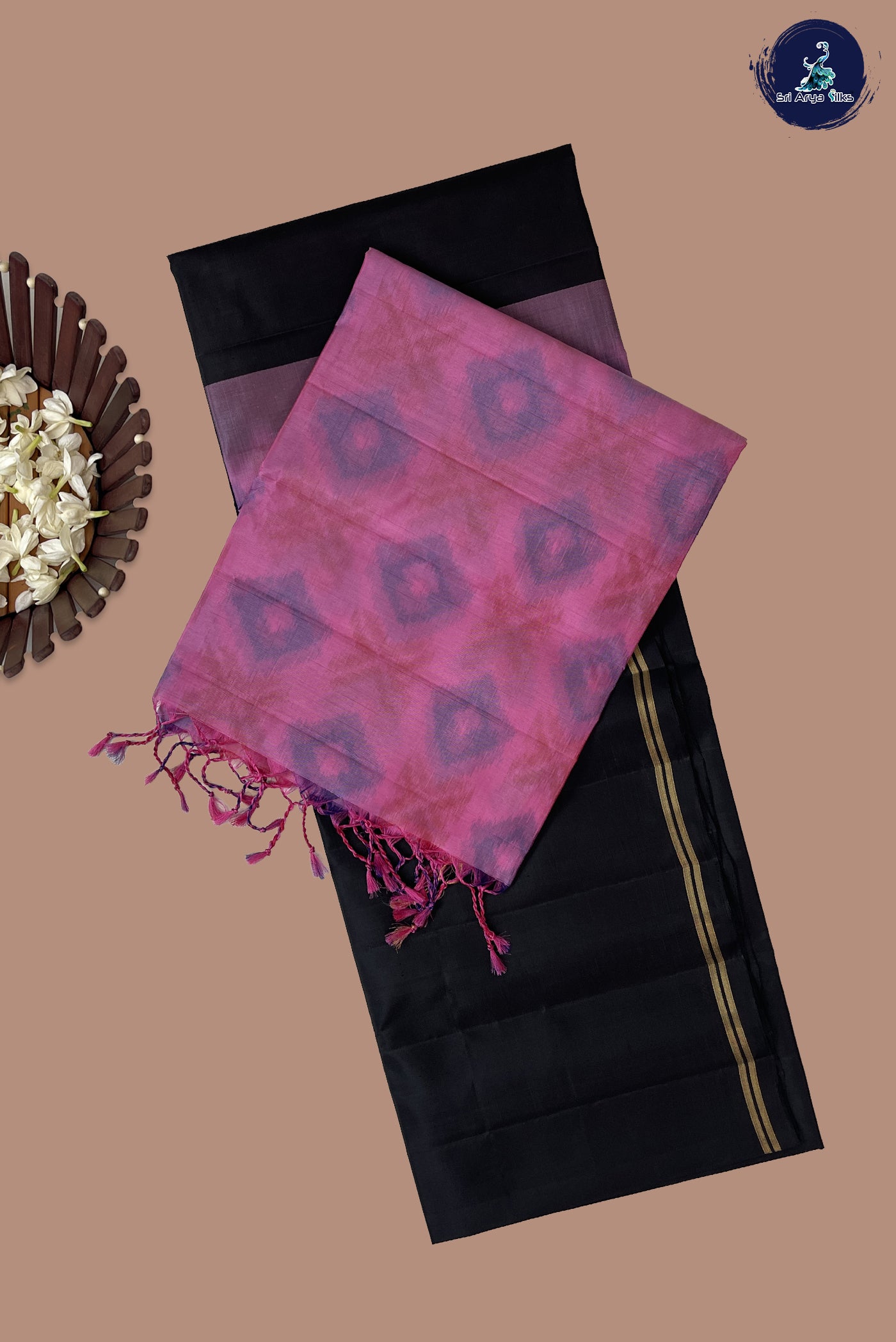 Black Half Pure Silk Saree With Plain Pattern
