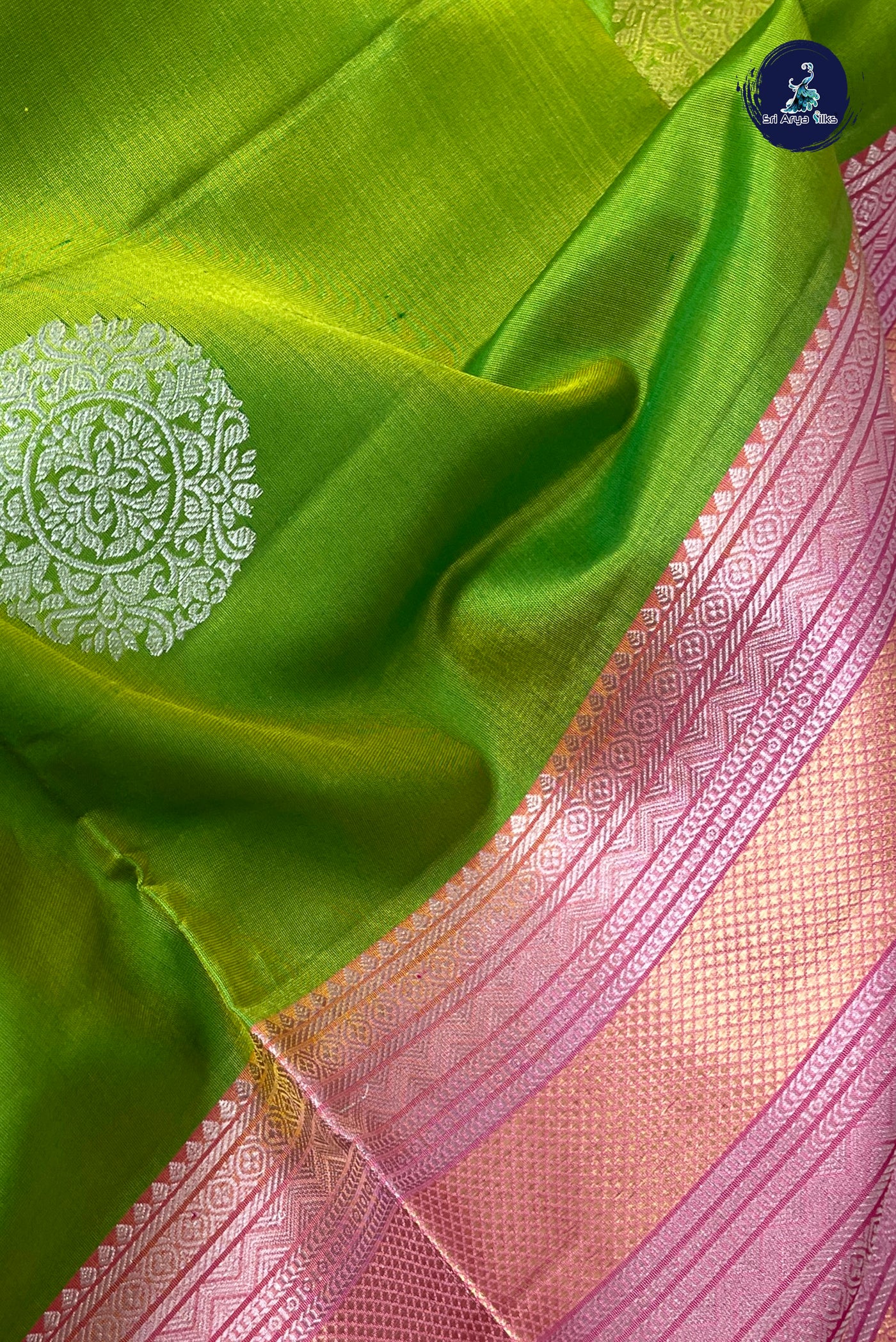 Green Soft Silk Saree With Zari Buttas Pattern