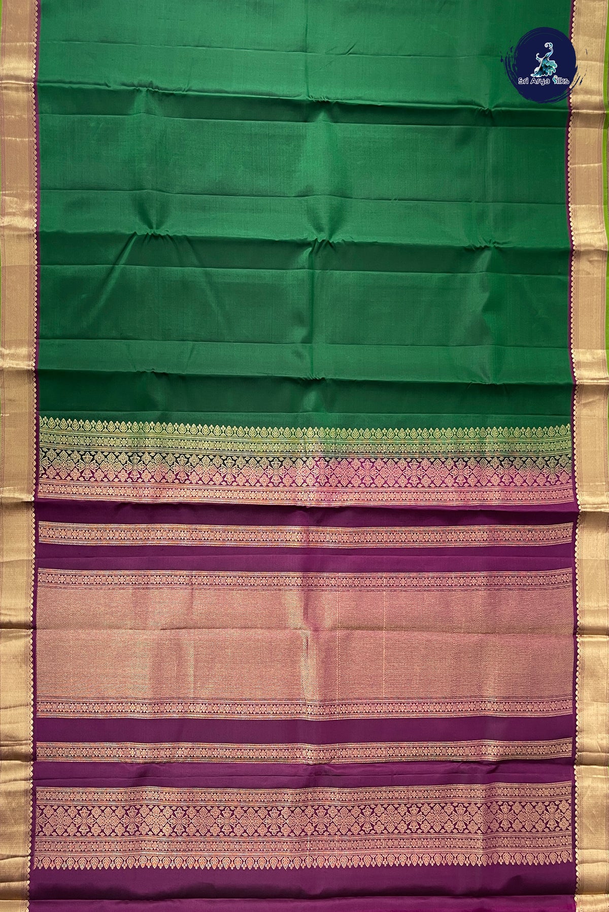 Dark Green Light Weight Silk Saree With Plain Pattern