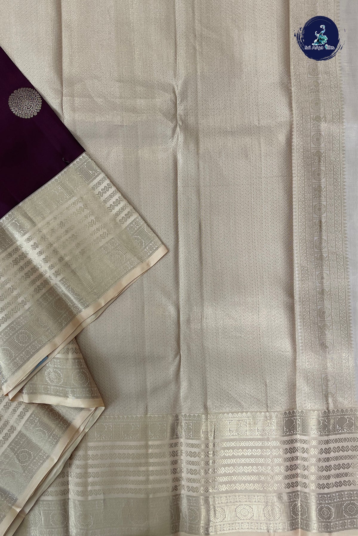 Snuf Korvai Contrast Silk Saree With Zari Buttas Pattern