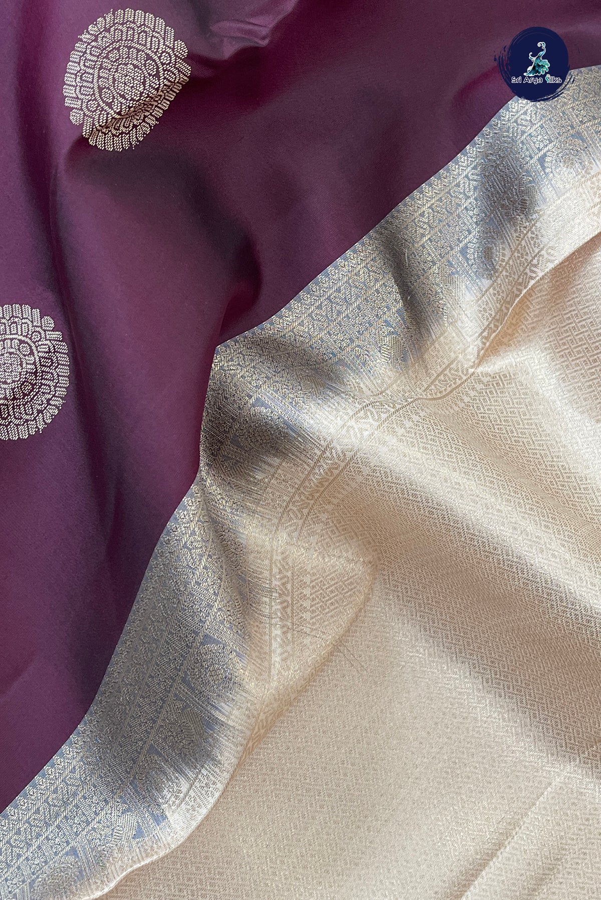Snuf Korvai Contrast Silk Saree With Zari Buttas Pattern