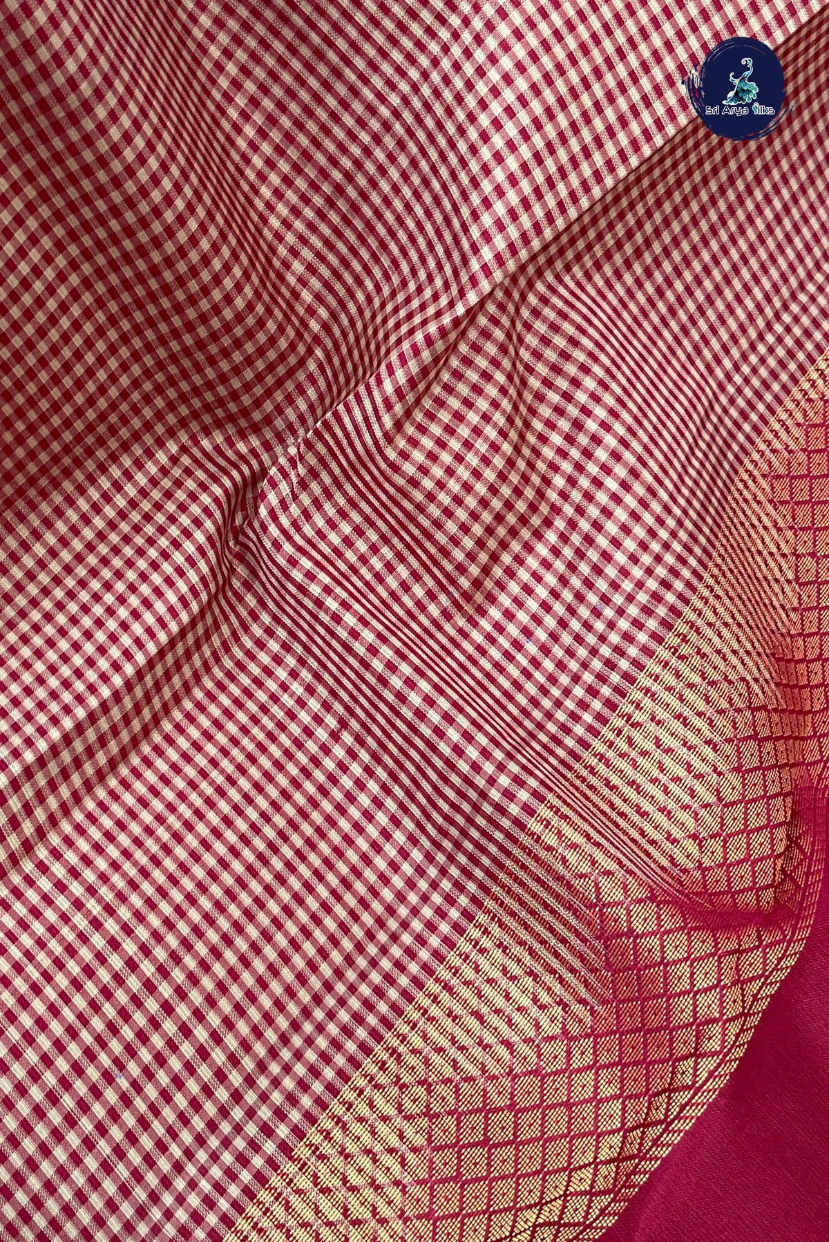 Reddish Pink Light Weight Silk Saree With Checked Pattern