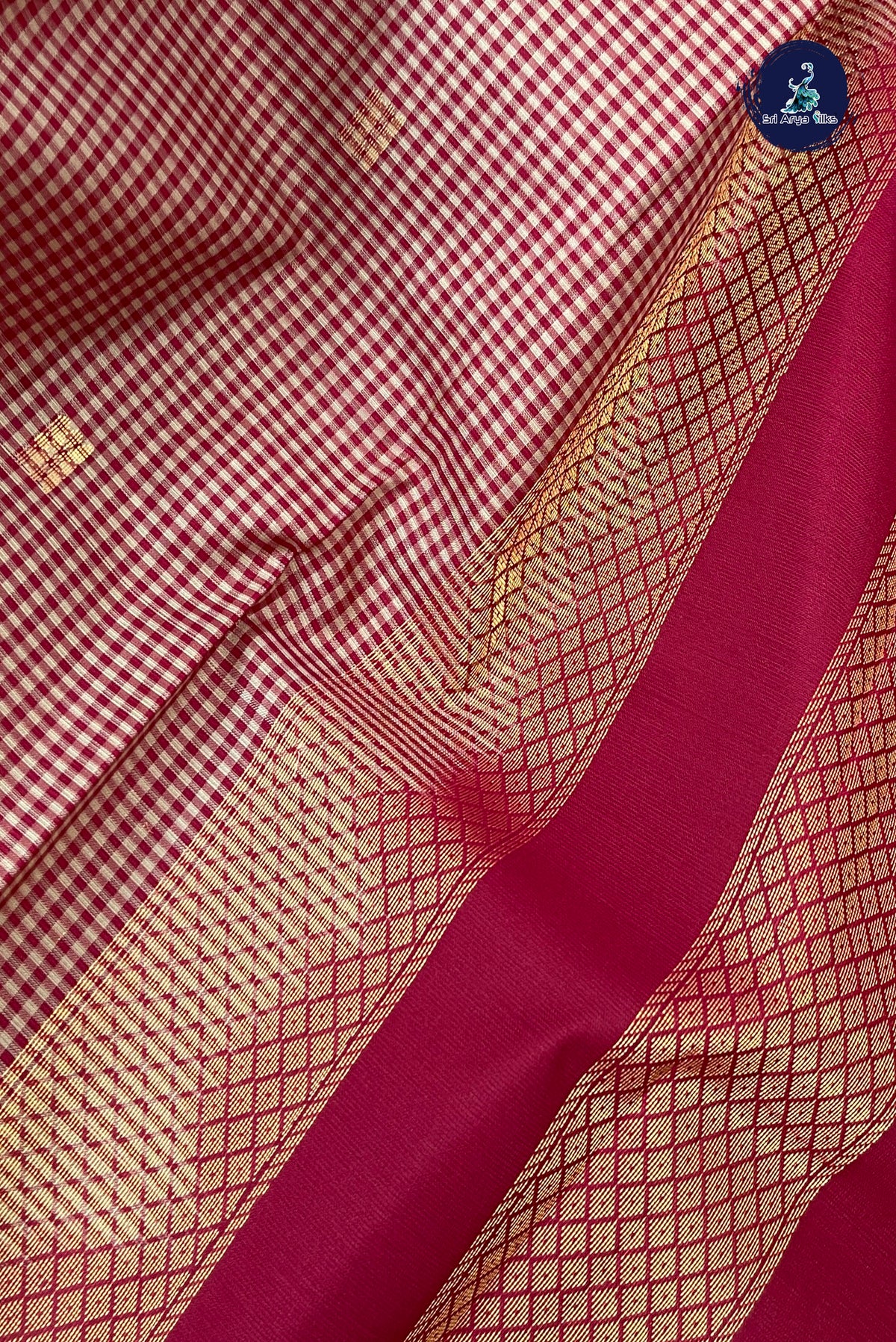 Reddish Pink Light Weight Silk Saree With Checked Pattern
