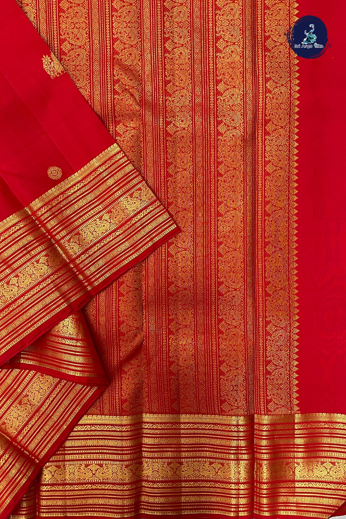 Red Mayil Chakram Butta Silk Saree With Mayil Chakram Butta Pattern