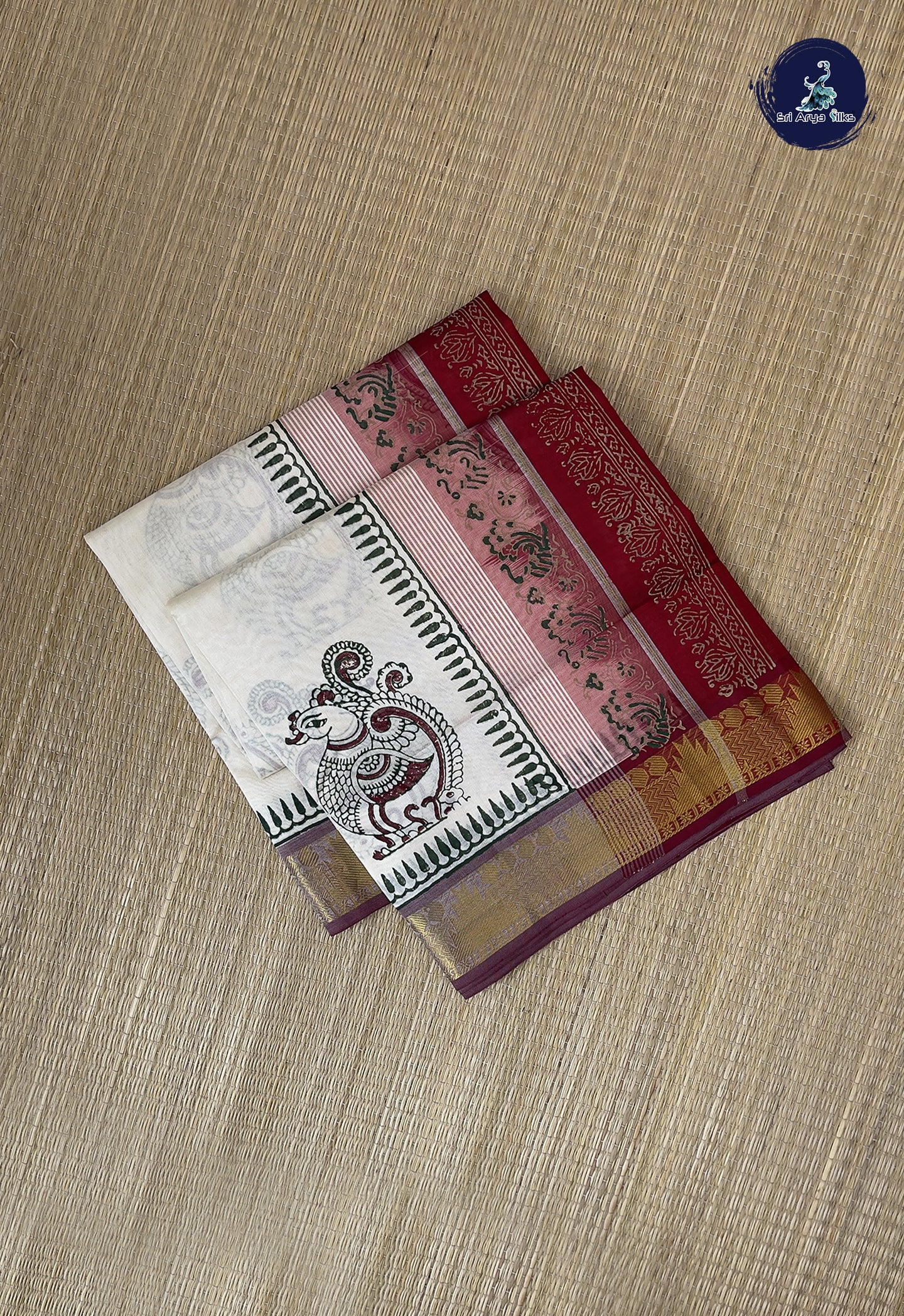 Off White Printed Saree With Printed Pattern