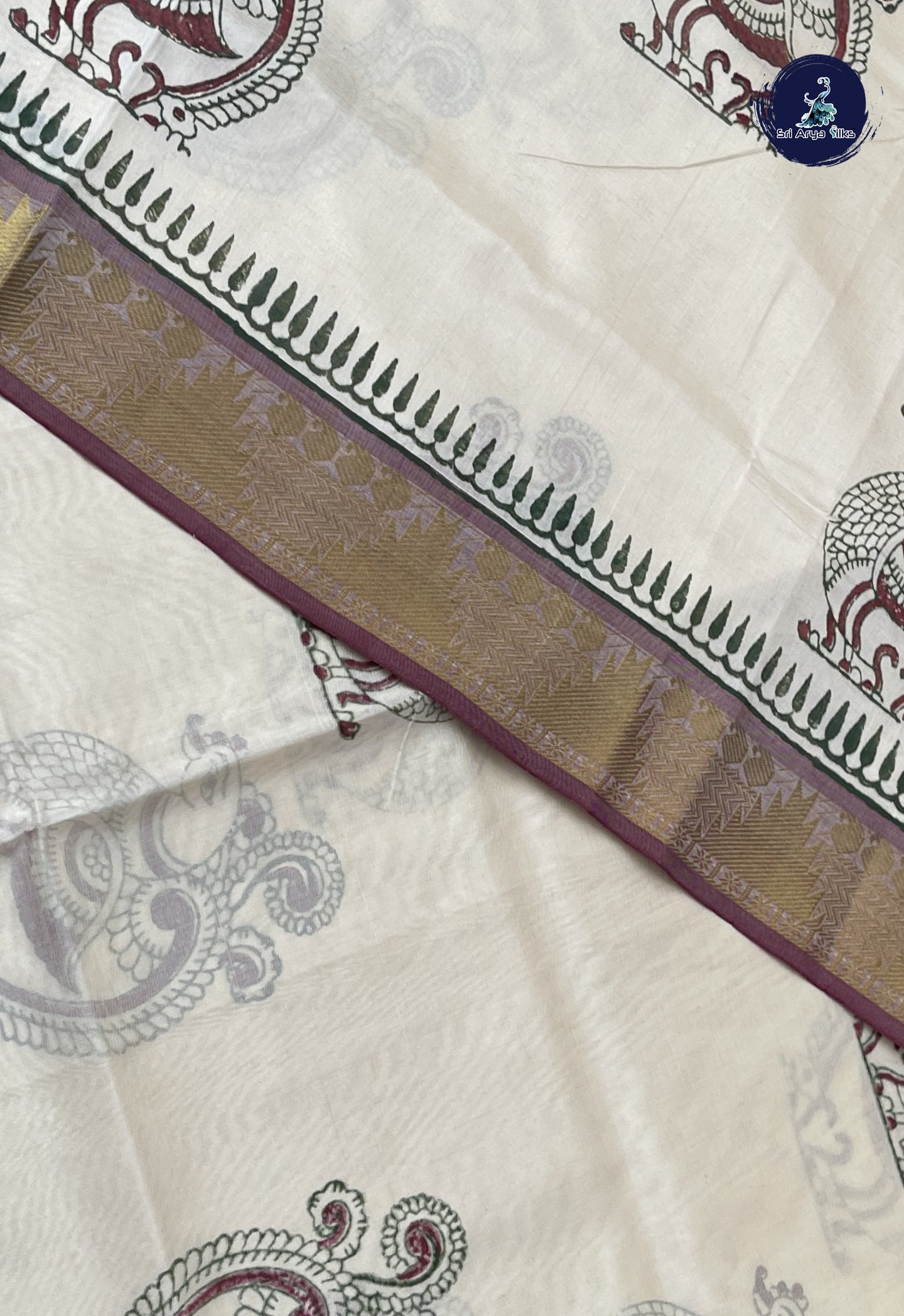Off White Printed Saree With Printed Pattern