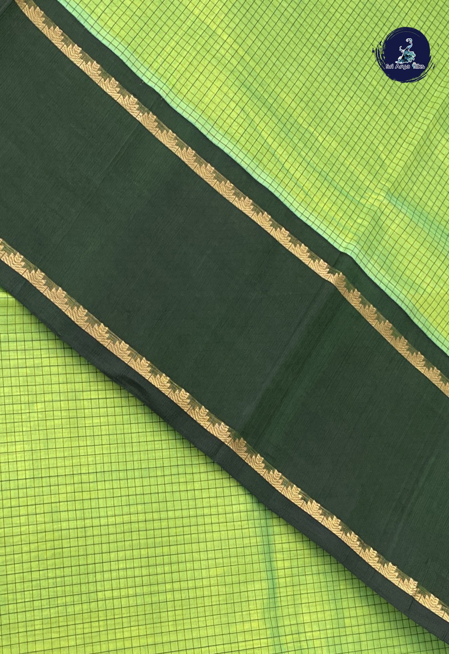 Wasabi Green Checked Saree With Checked Pattern