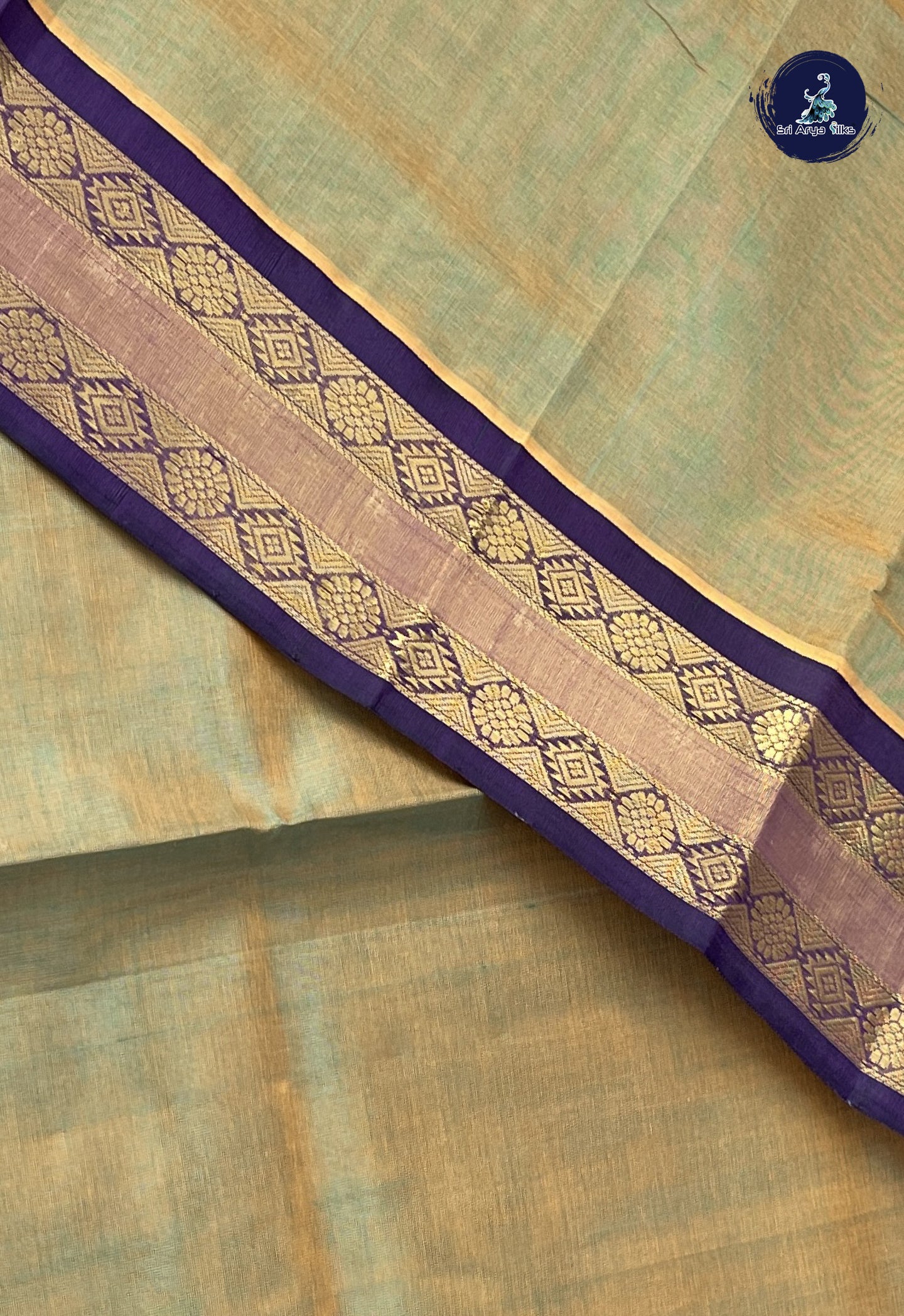 Dual Tone Mehendi Green Korvai Silk Cotton Saree With Plain Pattern