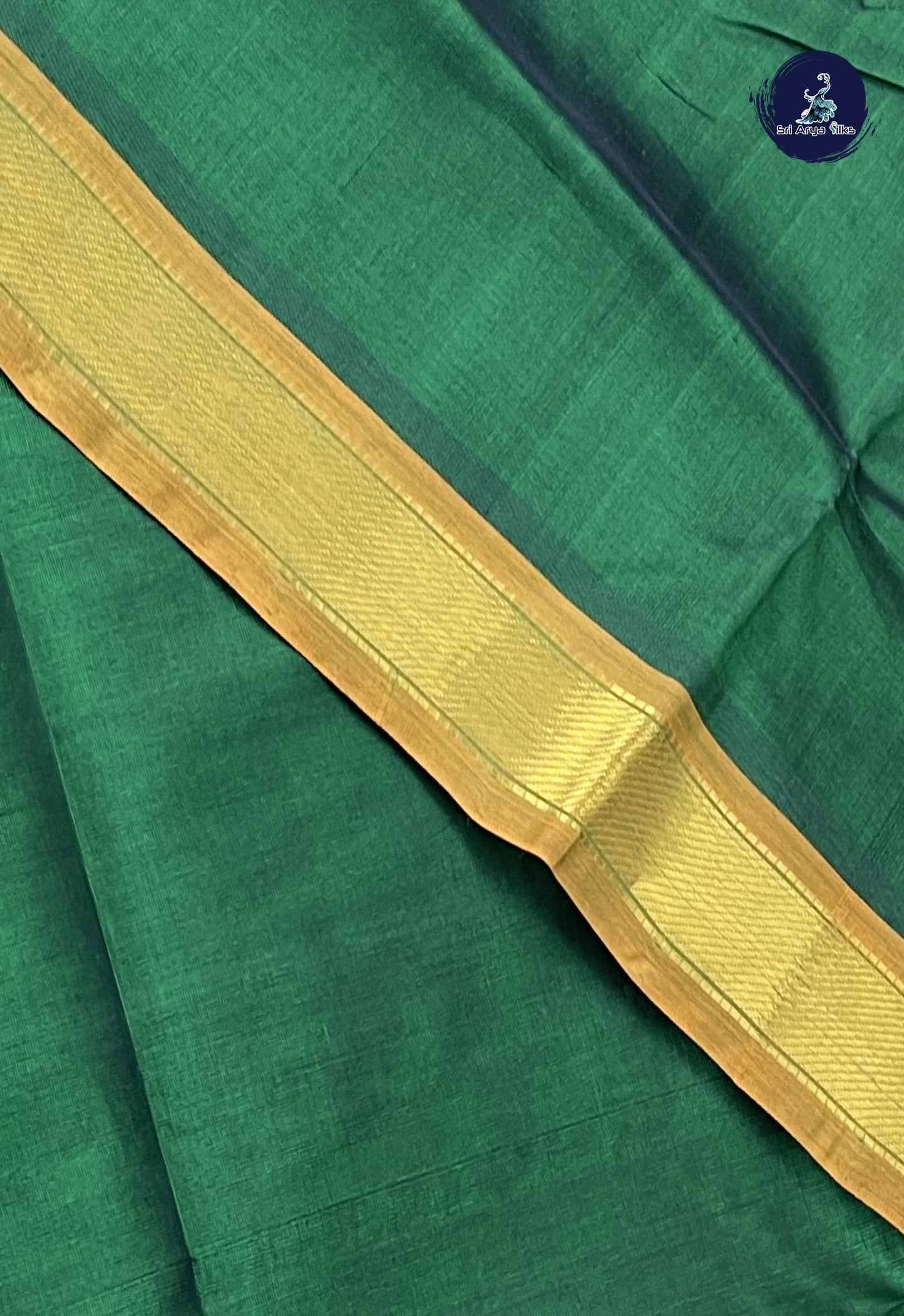 Bottle Green Simple Silk Cotton Saree With Plain Pattern