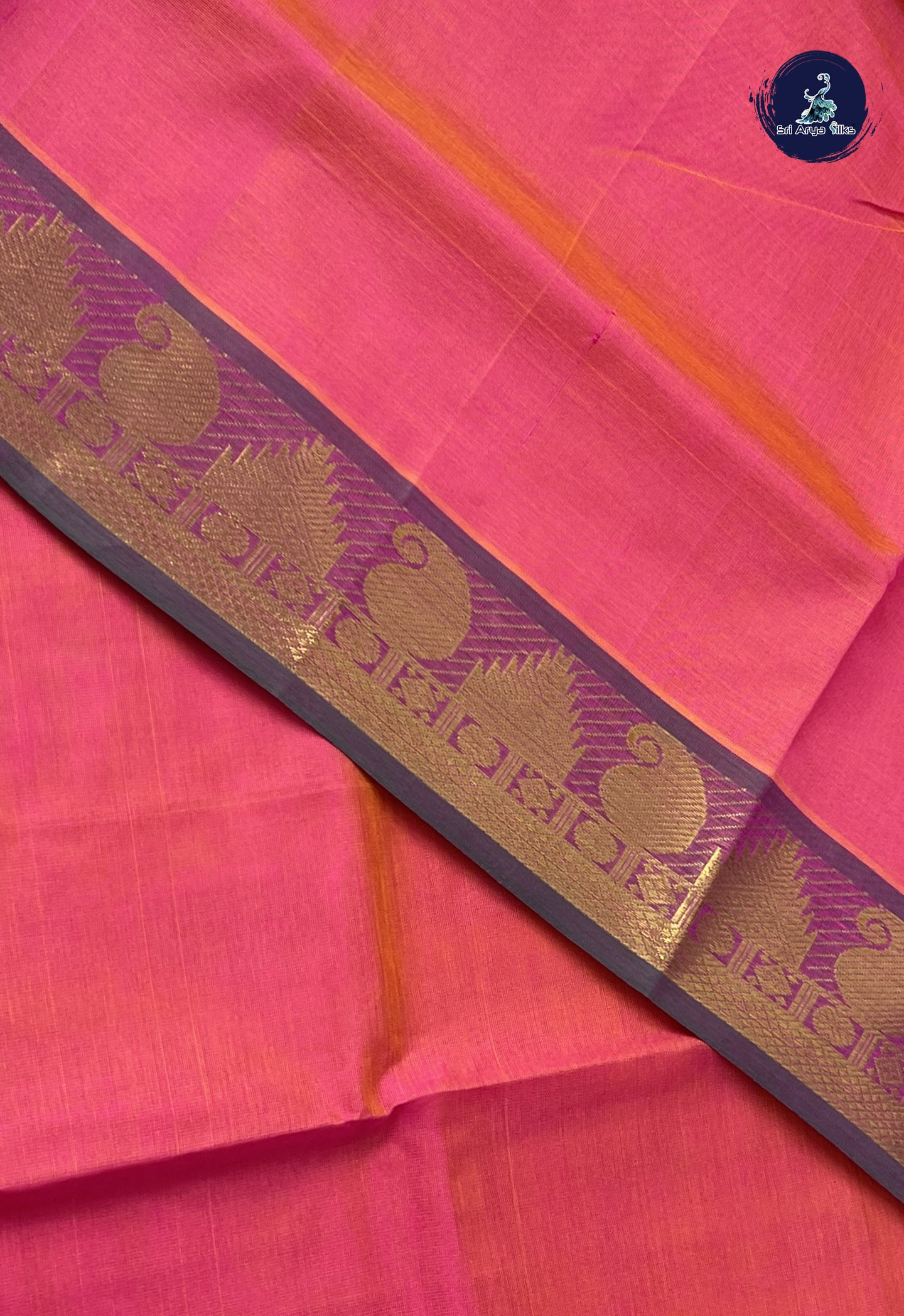 Dual Tone Pink Simple Silk Cotton Saree With Plain Pattern