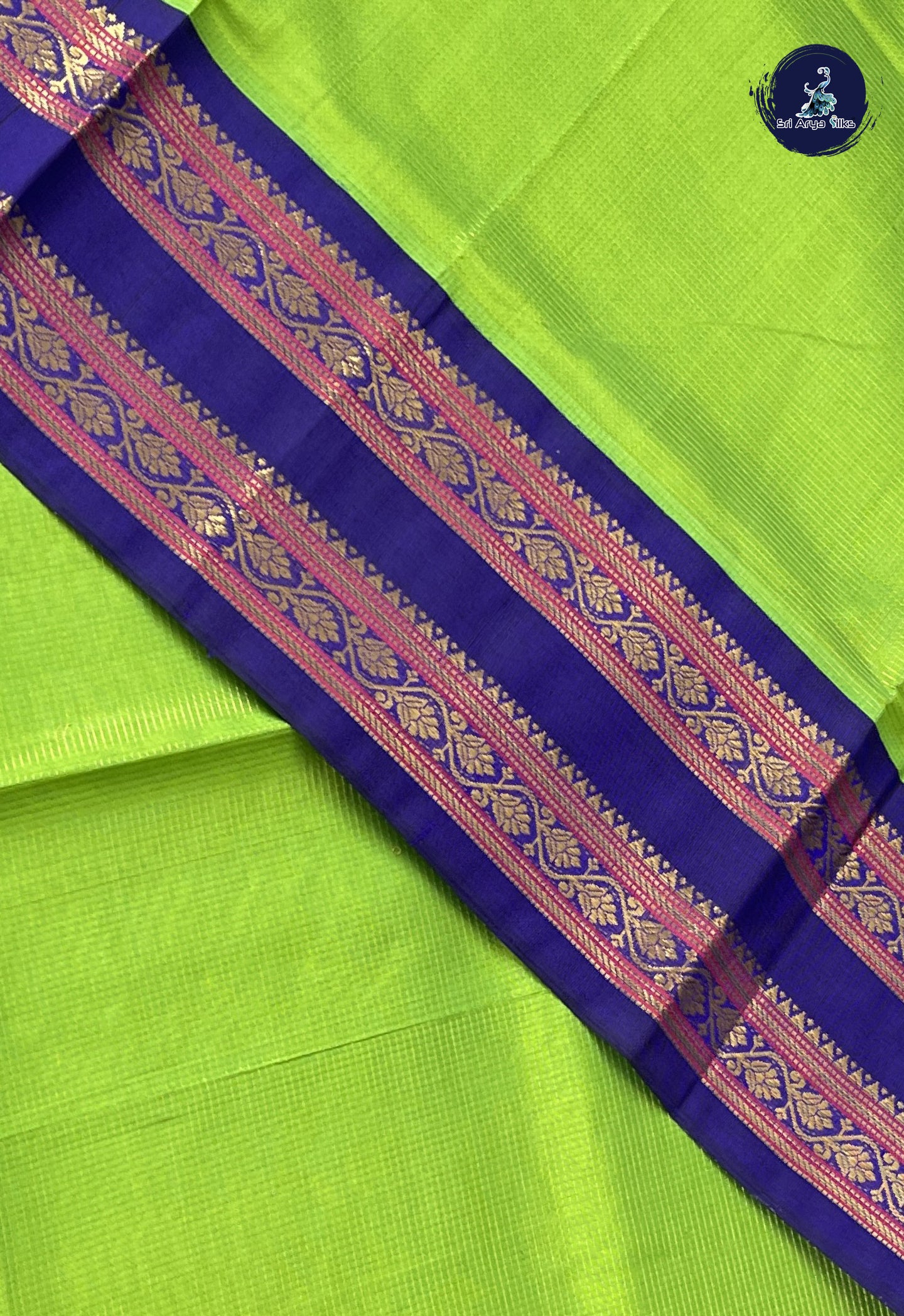 Parrot Green Vaira Oosi Silk Cotton Saree With Vaira Oosi Pattern