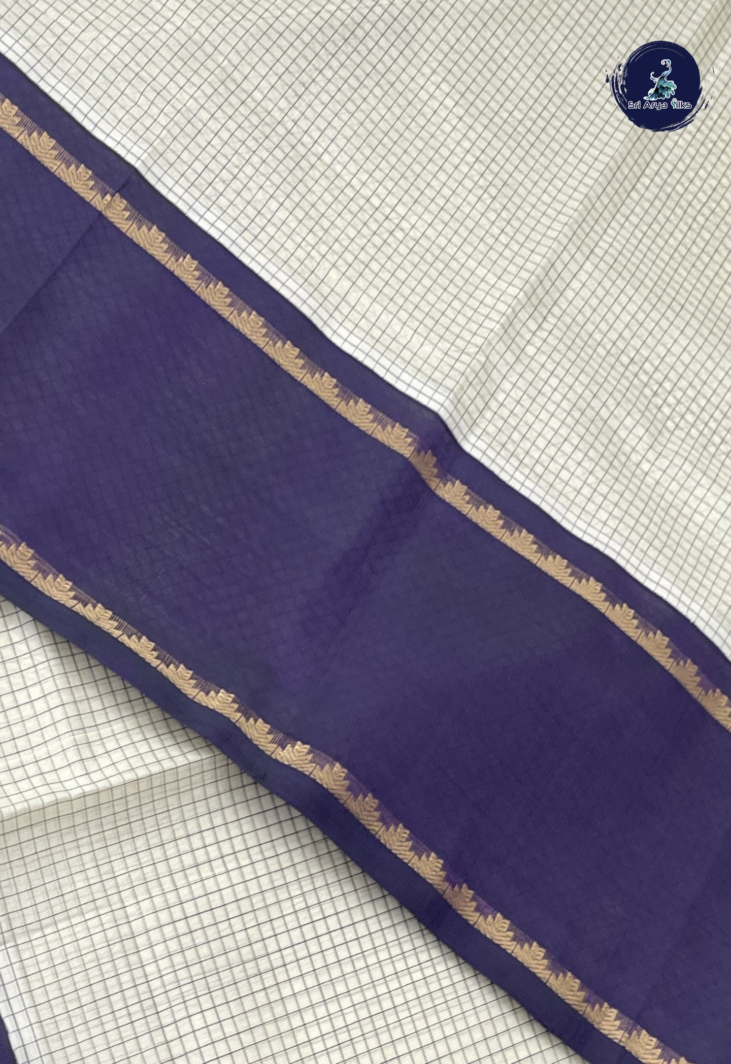 Off White Checked Saree With Checked Pattern